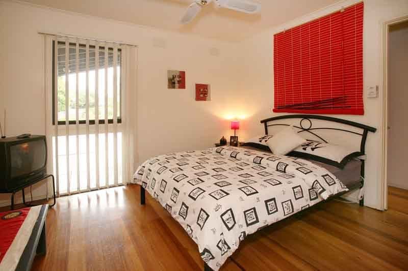 3 Champion Crescent, GLEN WAVERLEY VIC 3150, Glen Waverley - Thumbnail 7