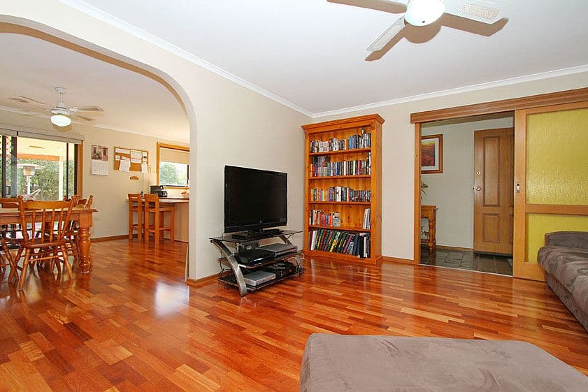7 Senior Close, MILL PARK VIC 3082, Mill Park - Thumbnail 5