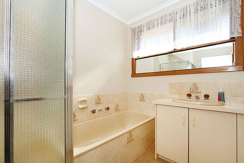 7 Senior Close, MILL PARK VIC 3082, Mill Park - Thumbnail 7