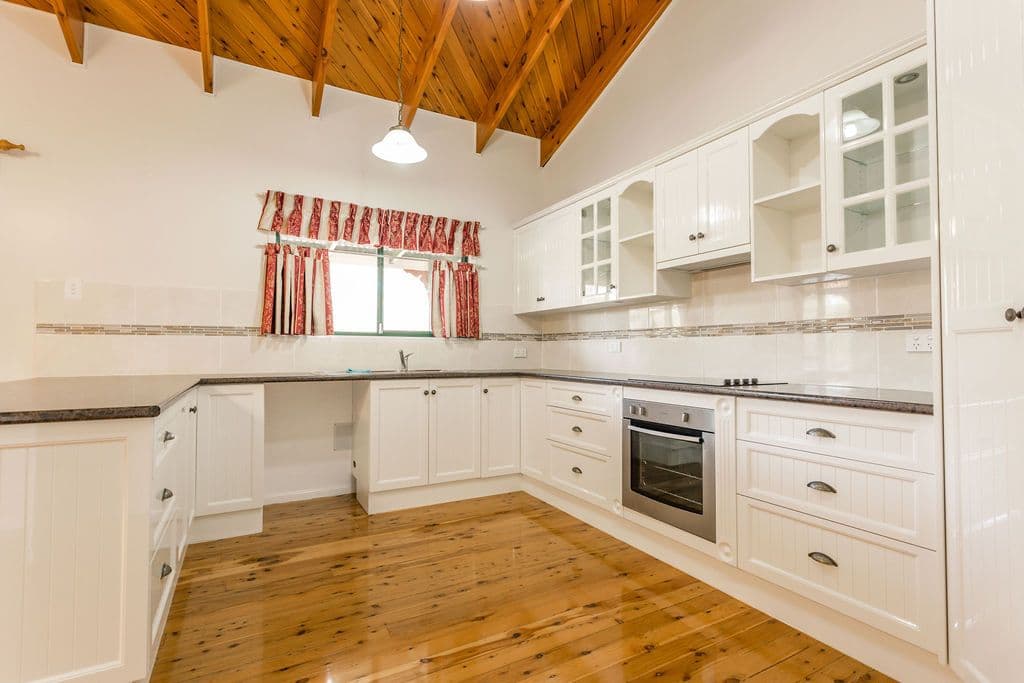 36 Riverview Street, Emerald QLD 4720, Emerald - Thumbnail 4