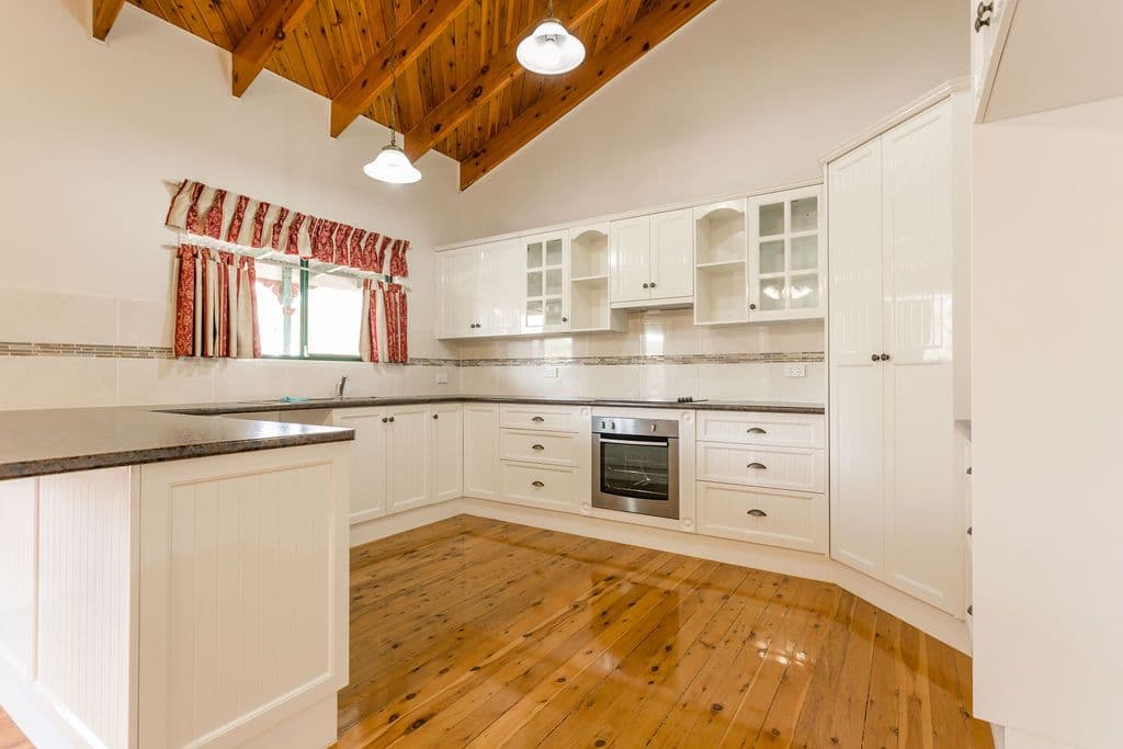 36 Riverview Street, Emerald QLD 4720, Emerald - Thumbnail 5