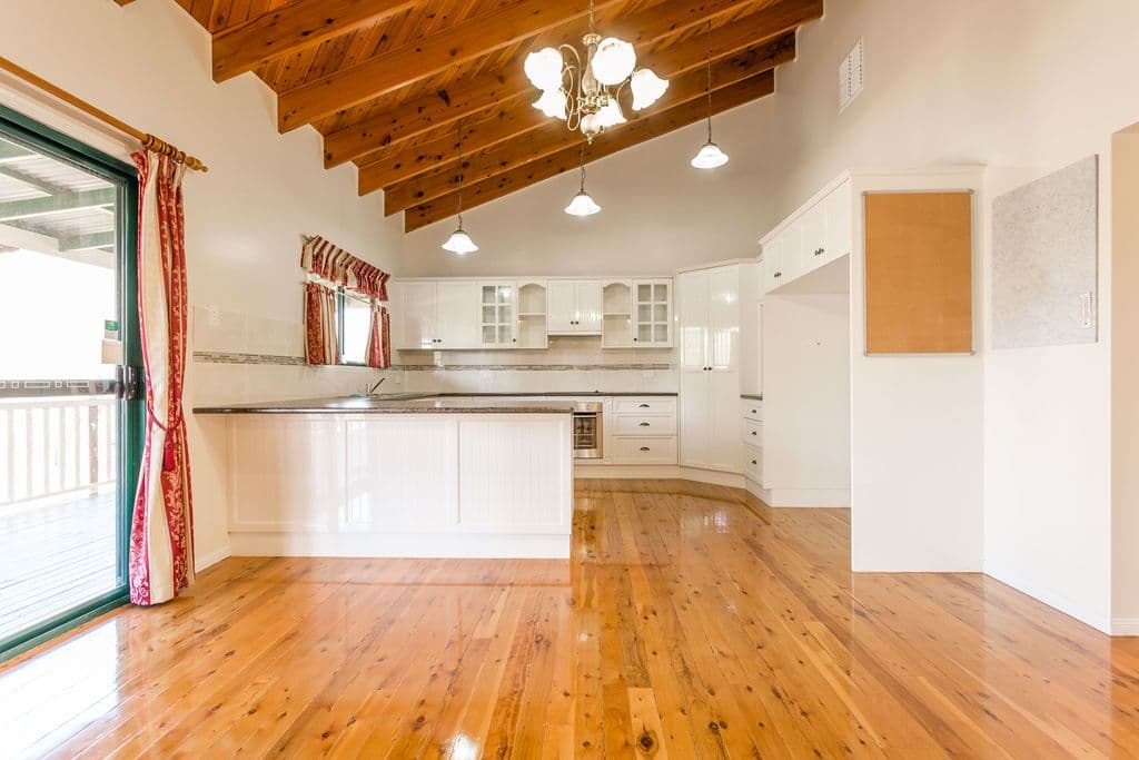 36 Riverview Street, Emerald QLD 4720, Emerald - Thumbnail 6
