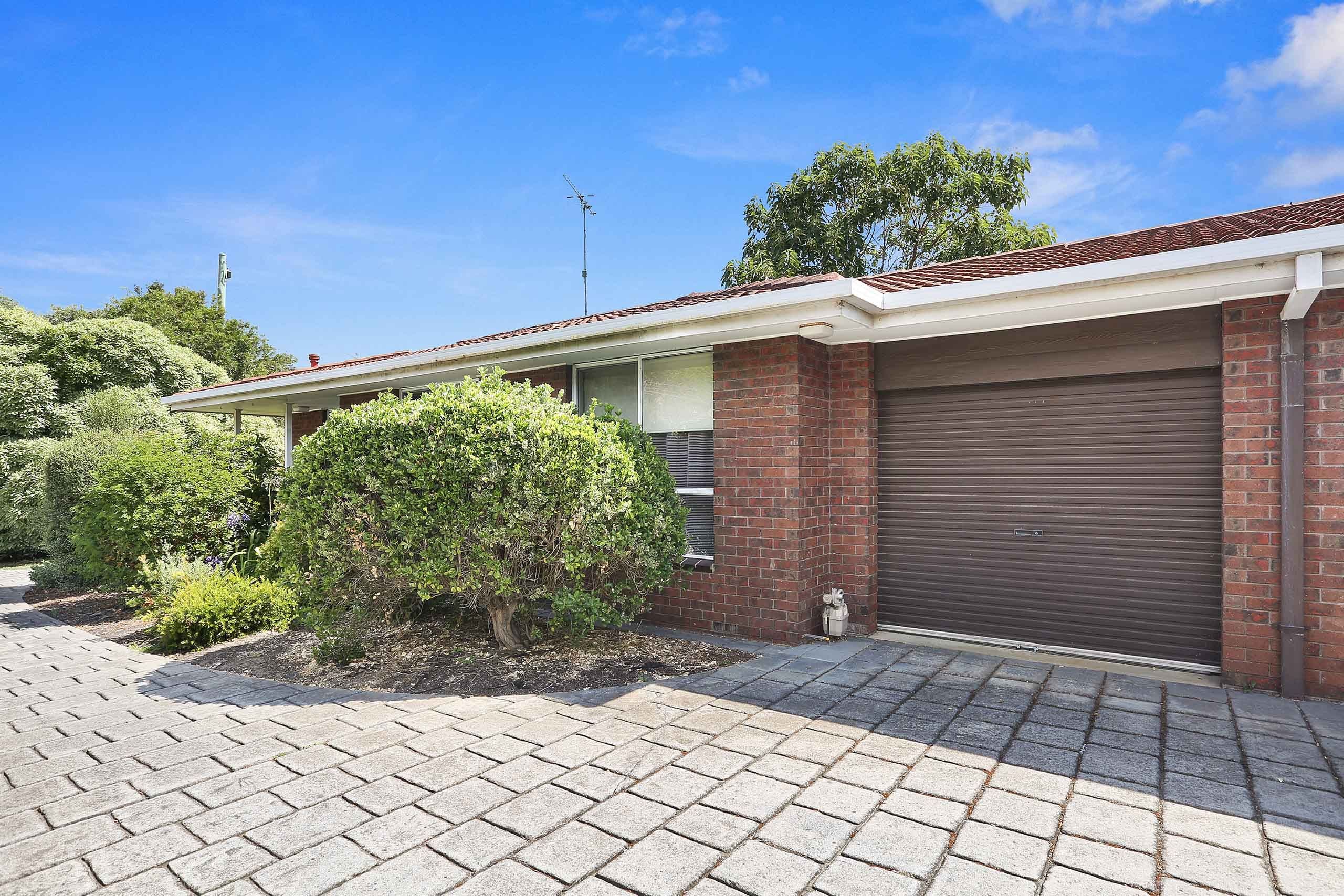 43 Vanessa Avenue, Highton VIC 3216, Highton - Thumbnail 2