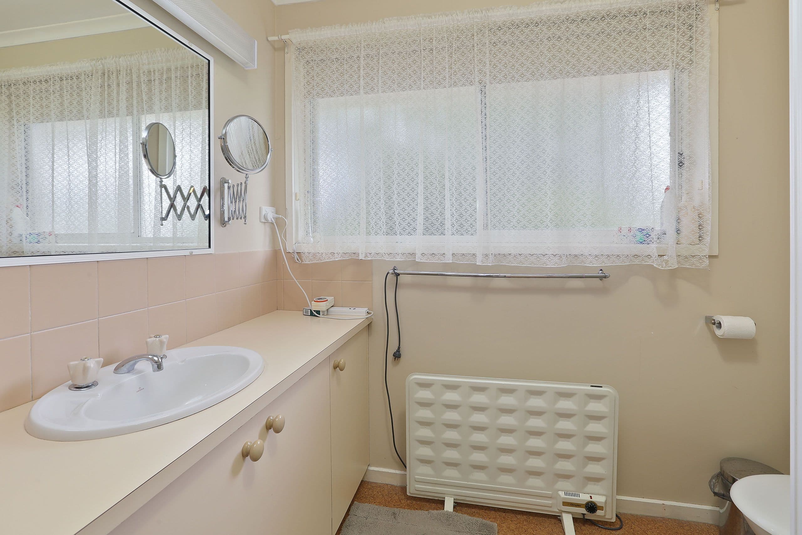 43 Vanessa Avenue, Highton VIC 3216, Highton - Thumbnail 7
