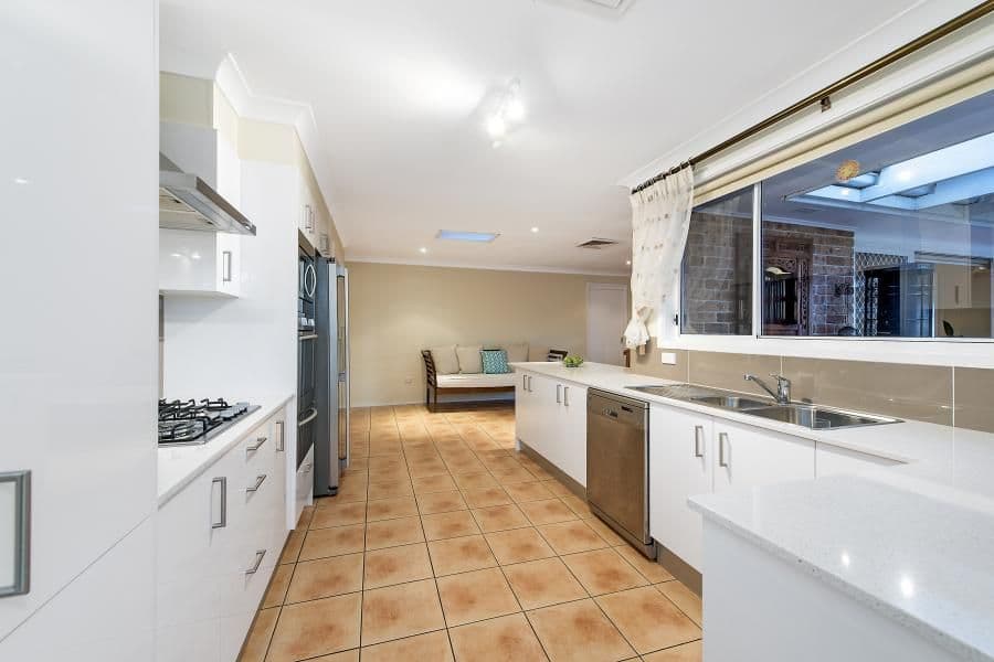 4 Doulton Drive, Cherrybrook NSW 2126, Cherrybrook - Thumbnail 2