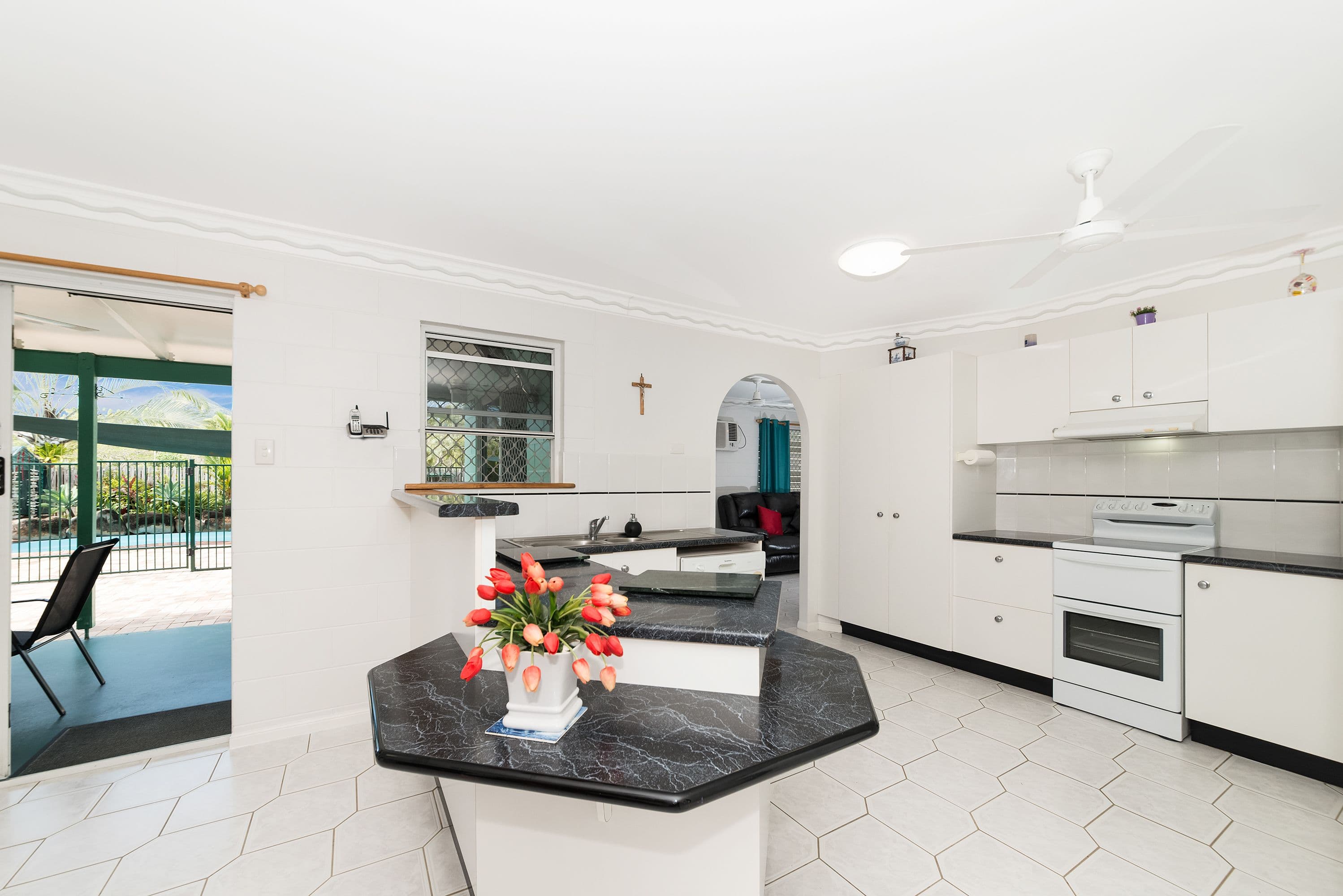 5 Feeney Avenue, Rasmussen QLD 4815, Rasmussen - Thumbnail 2