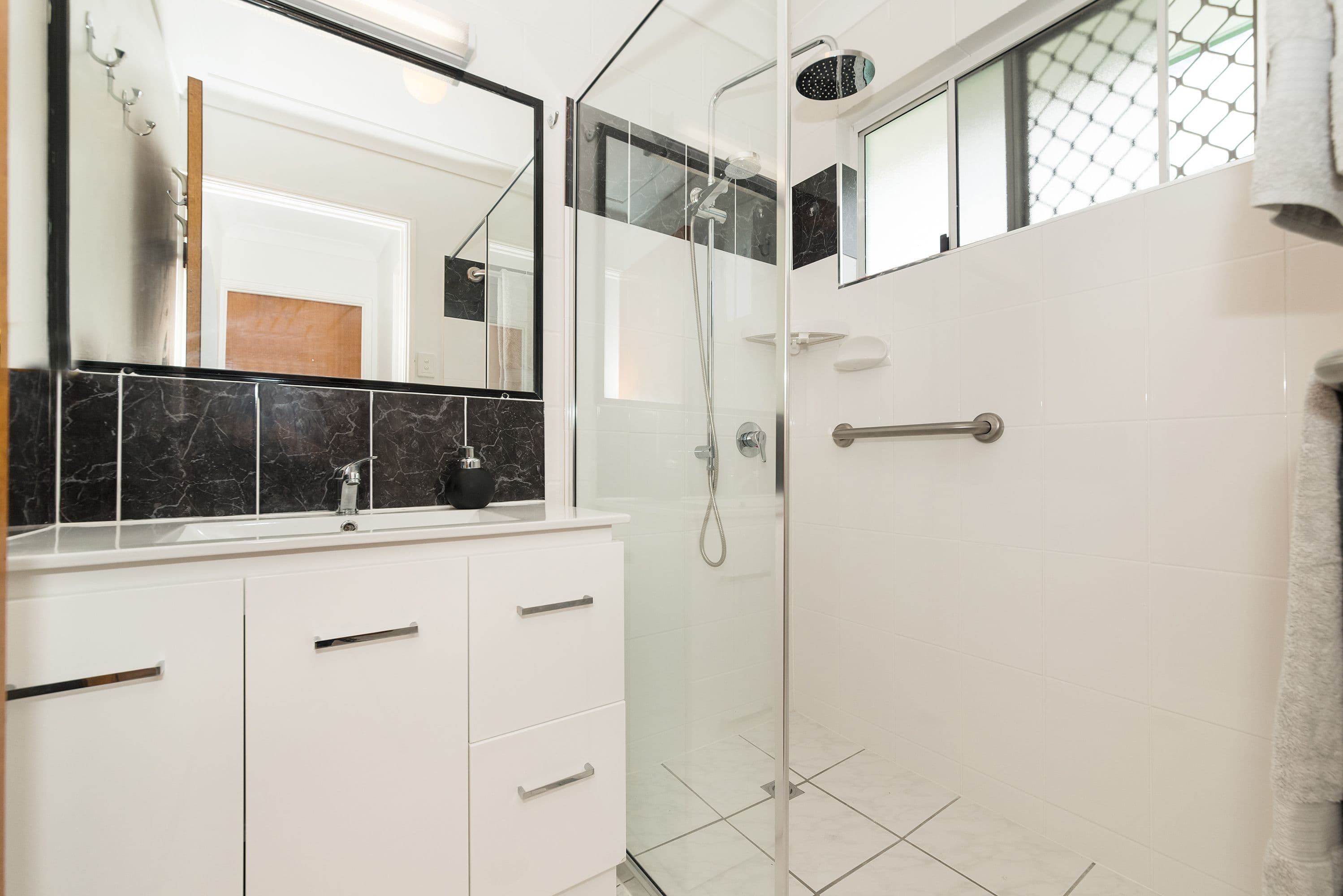 5 Feeney Avenue, Rasmussen QLD 4815, Rasmussen - Thumbnail 6
