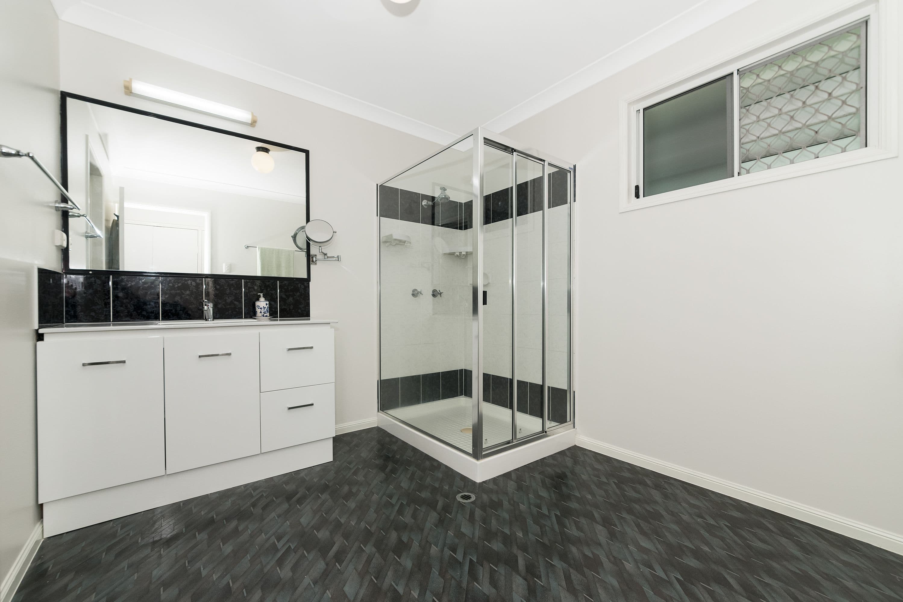 5 Feeney Avenue, Rasmussen QLD 4815, Rasmussen - Thumbnail 8