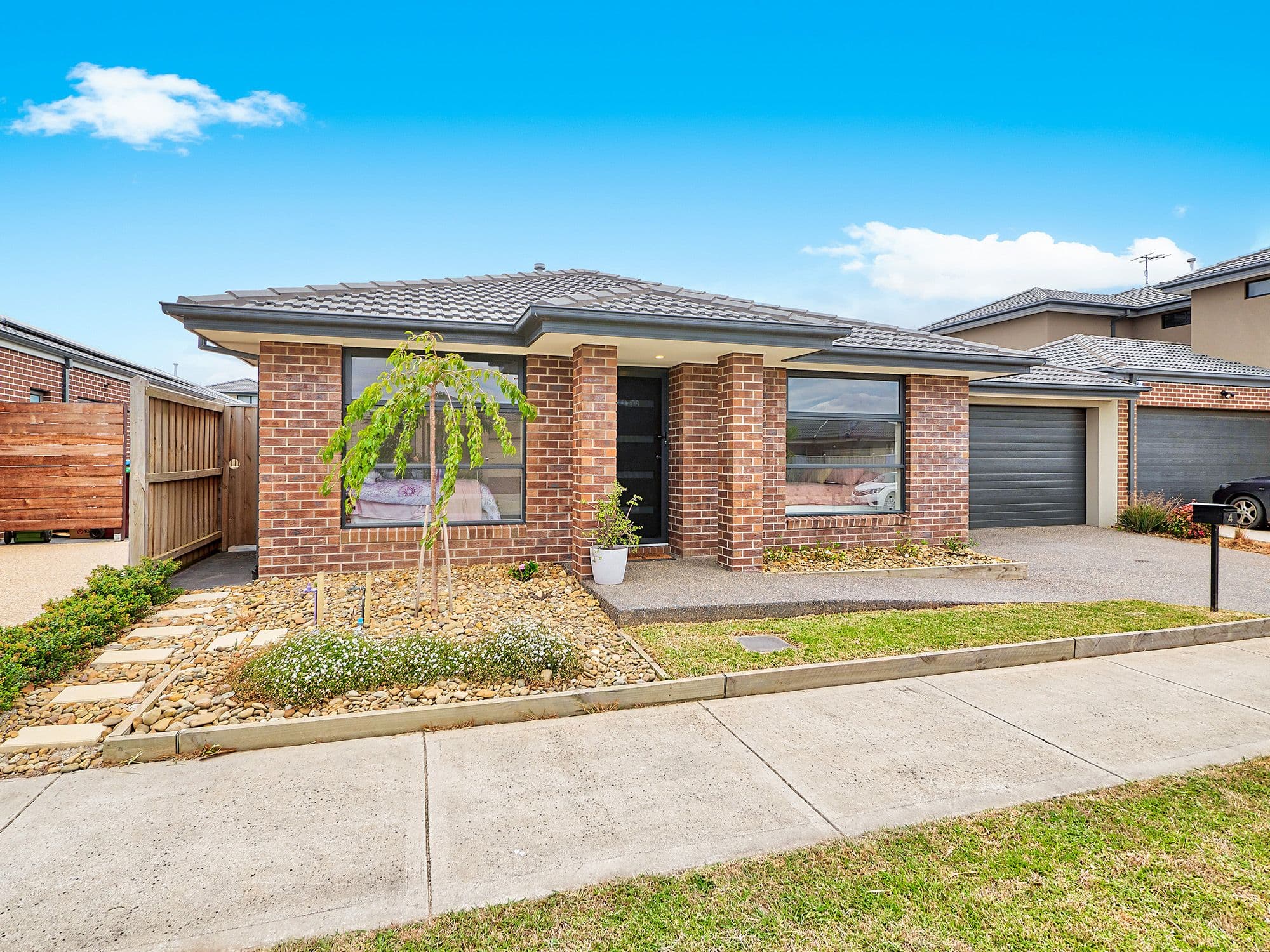 4 Rilana Road, Clyde North VIC 3978, Clyde North - Thumbnail 2