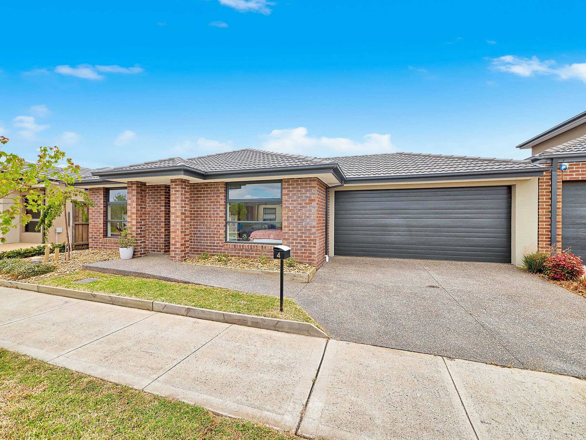 4 Rilana Road, Clyde North VIC 3978, Clyde North - Thumbnail 3