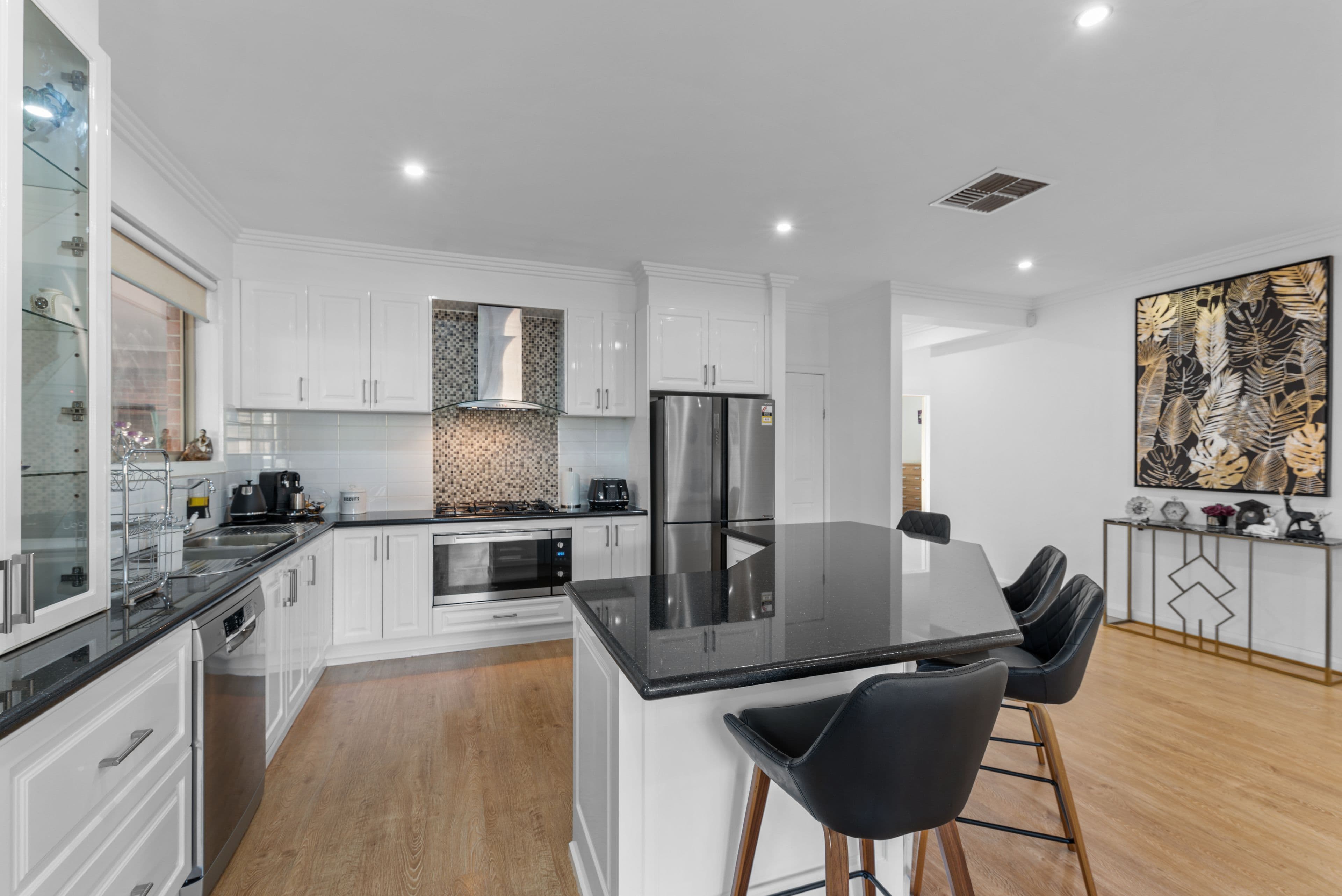 125 Vincent Drive, South Morang VIC 3752, South Morang - Thumbnail 2