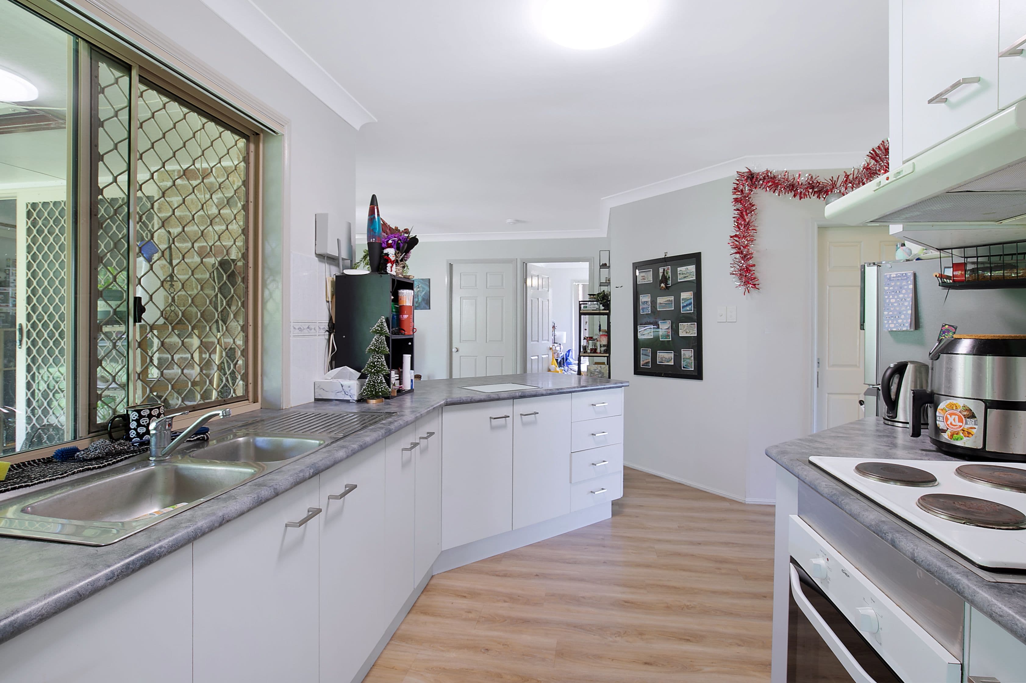 15 Darren Close, Victoria Point QLD 4165, Victoria Point - Thumbnail 3