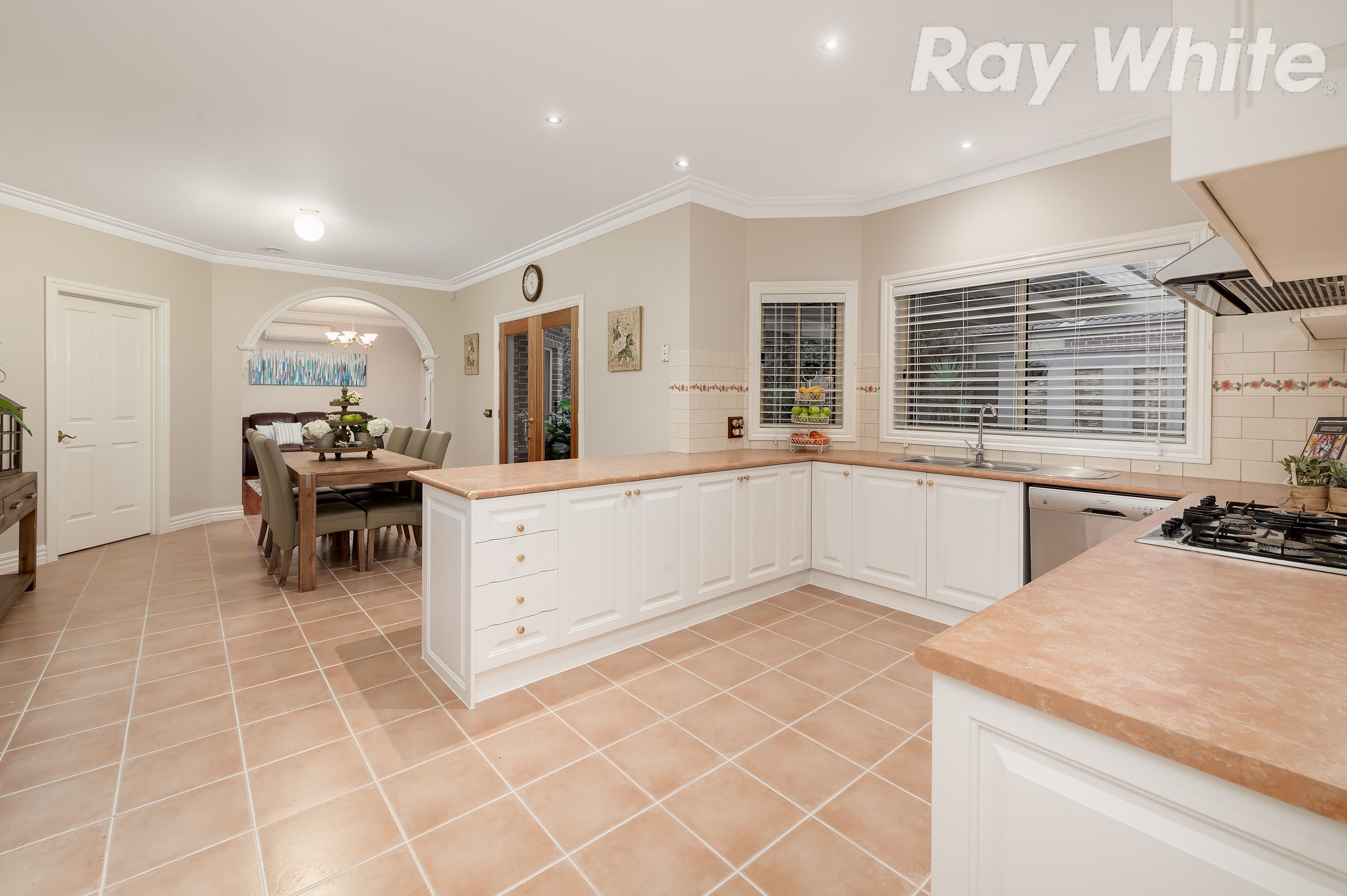 22 Sandpiper Way, South Morang VIC 3752, South Morang - Thumbnail 2