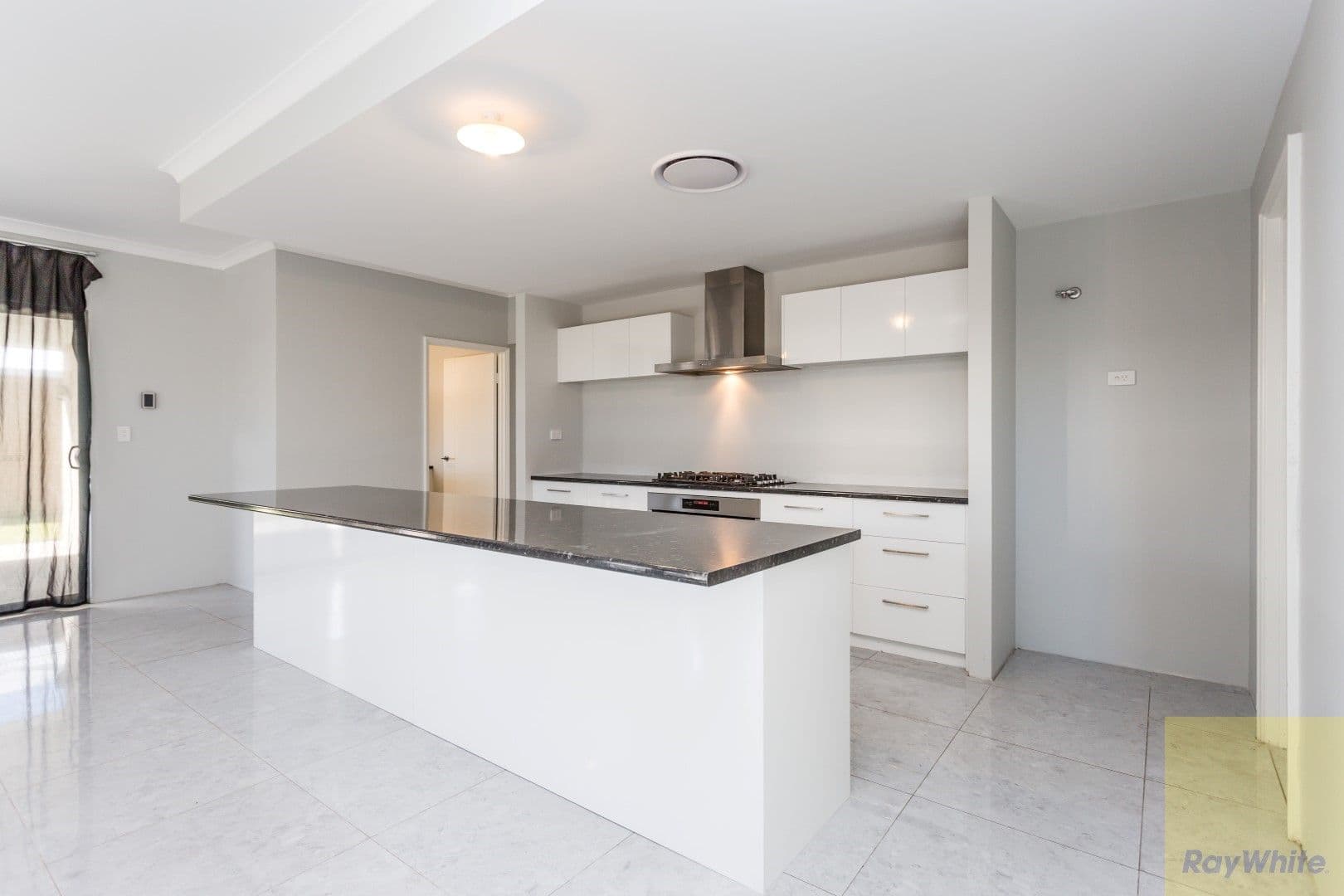 1 Flindell Way, Piara Waters WA 6112, Piara Waters - Thumbnail 4