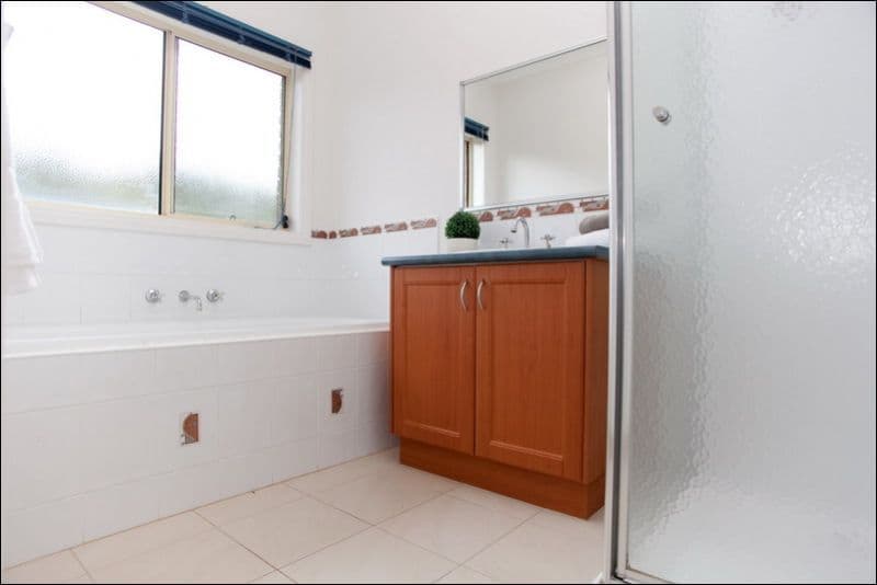 16 Rialton Rise, SOUTH MORANG VIC 3752, South Morang - Thumbnail 7