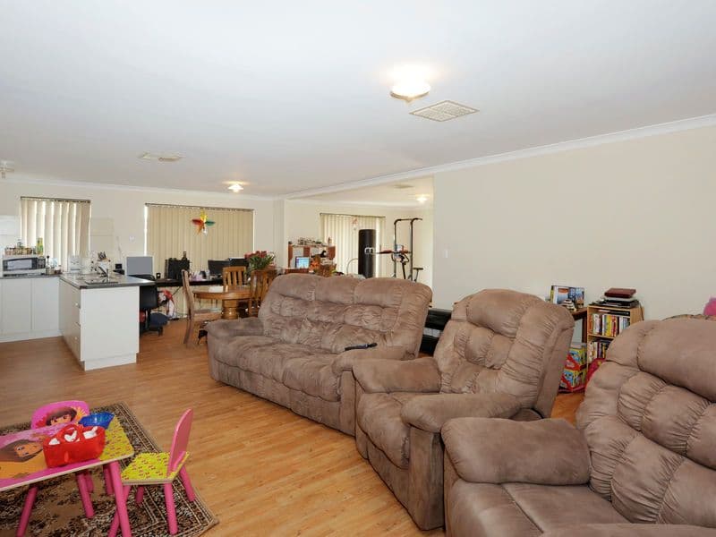 67 Lemon Gum Drive, BALDIVIS WA 6171, Baldivis - Thumbnail 2