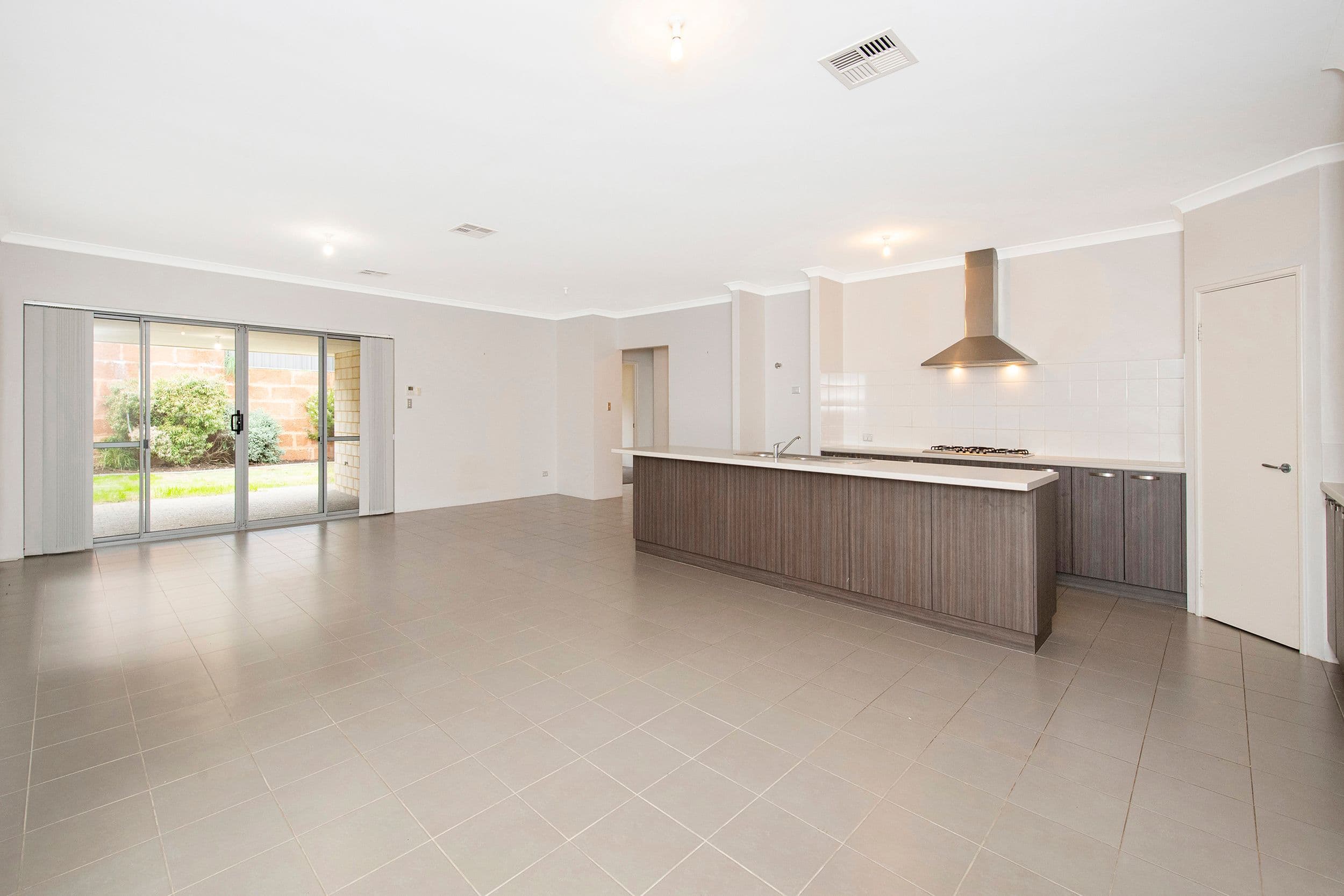35 Liddard Gardens, Baldivis WA 6171, Baldivis - Thumbnail 2