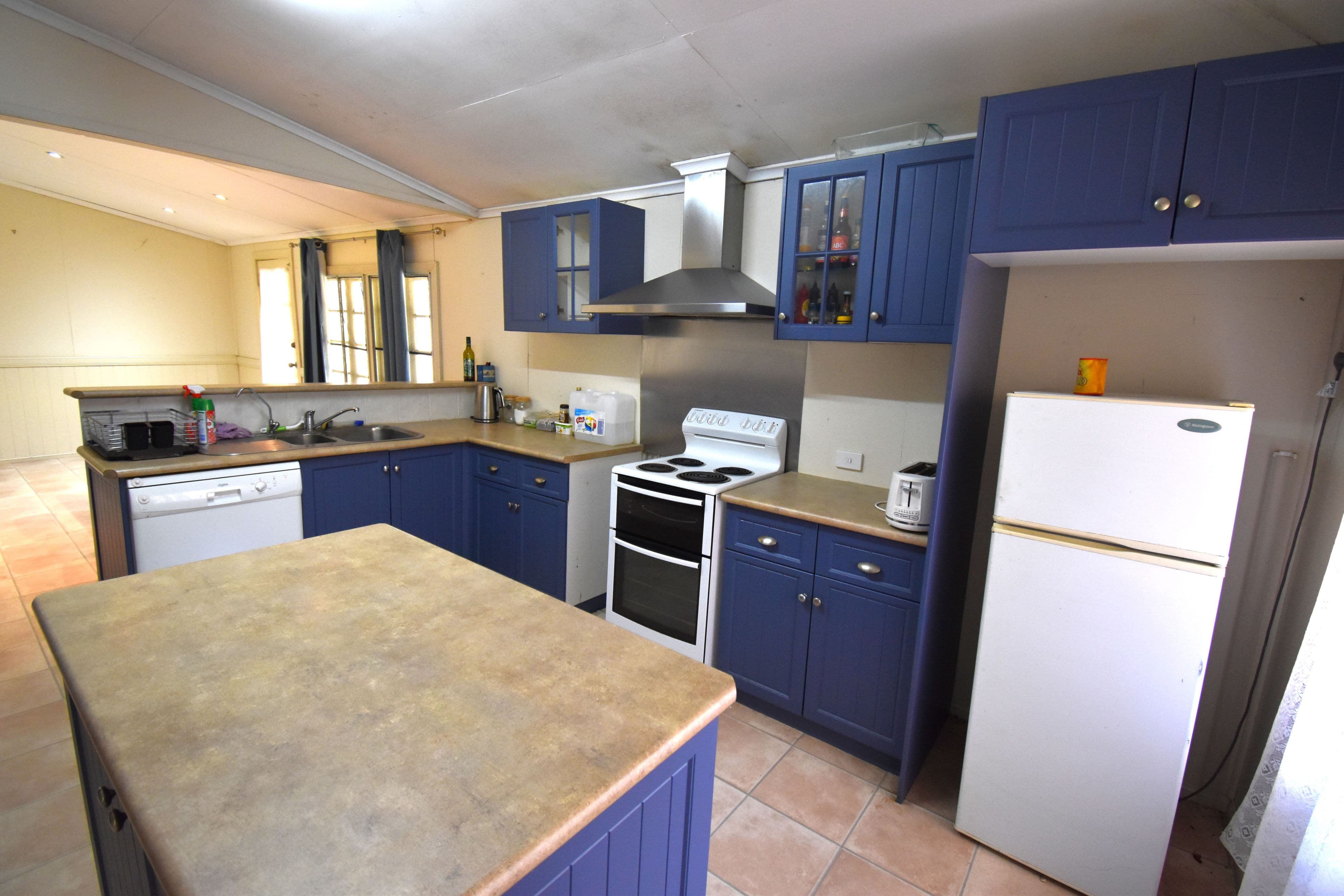 65 Falcon Street, Longreach QLD 4730, Longreach - Thumbnail 4