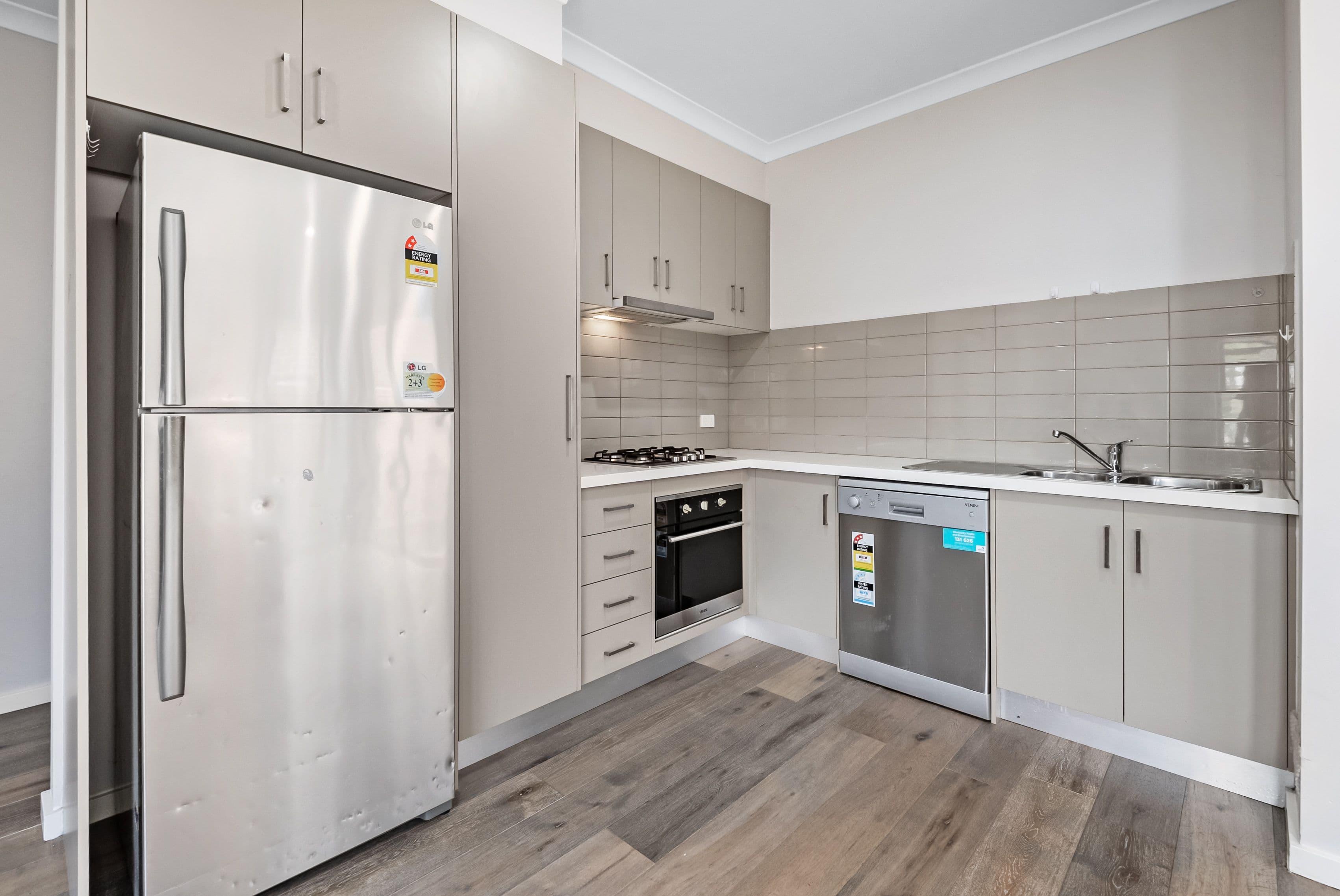 63 Boldrewood Parade, Reservoir VIC 3073, Reservoir - Thumbnail 4