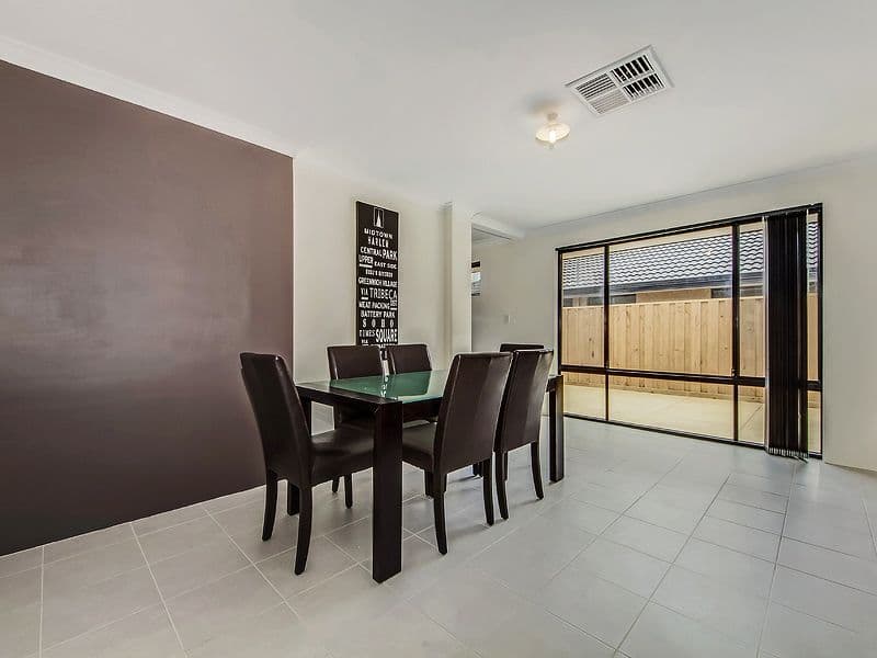 386 Peelwood Parade, HALLS HEAD WA 6210, Halls Head - Thumbnail 6