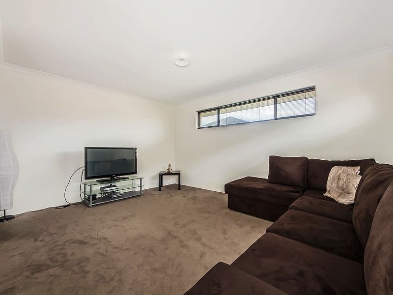 386 Peelwood Parade, HALLS HEAD WA 6210, Halls Head - Thumbnail 7