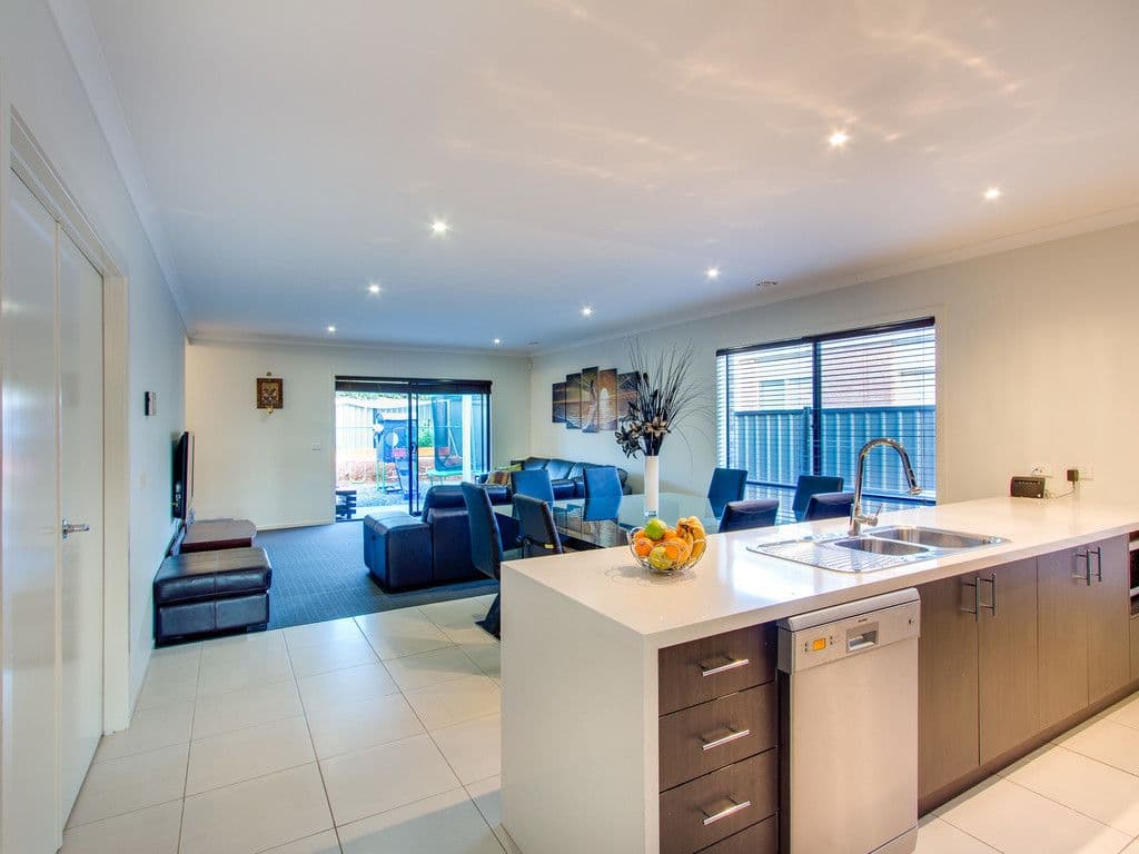 15 Rifflebird Drive, Tarneit VIC 3029, Tarneit - Thumbnail 5