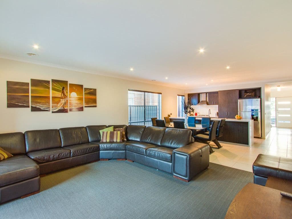 15 Rifflebird Drive, Tarneit VIC 3029, Tarneit - Thumbnail 6