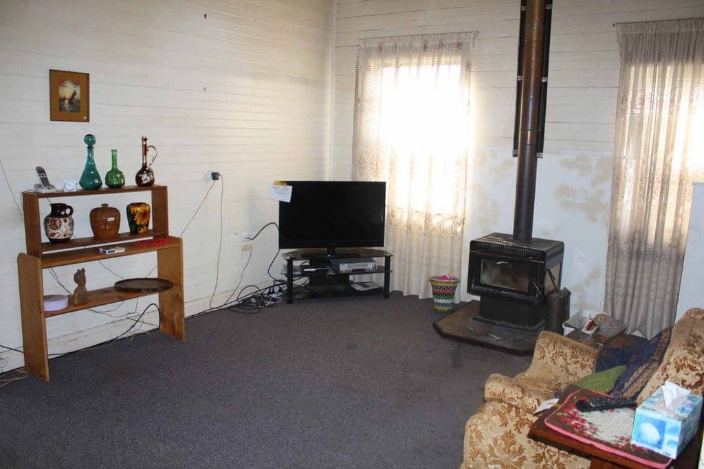 93 Wentworth, GLEN INNES NSW 2370, Glen Innes - Thumbnail 2