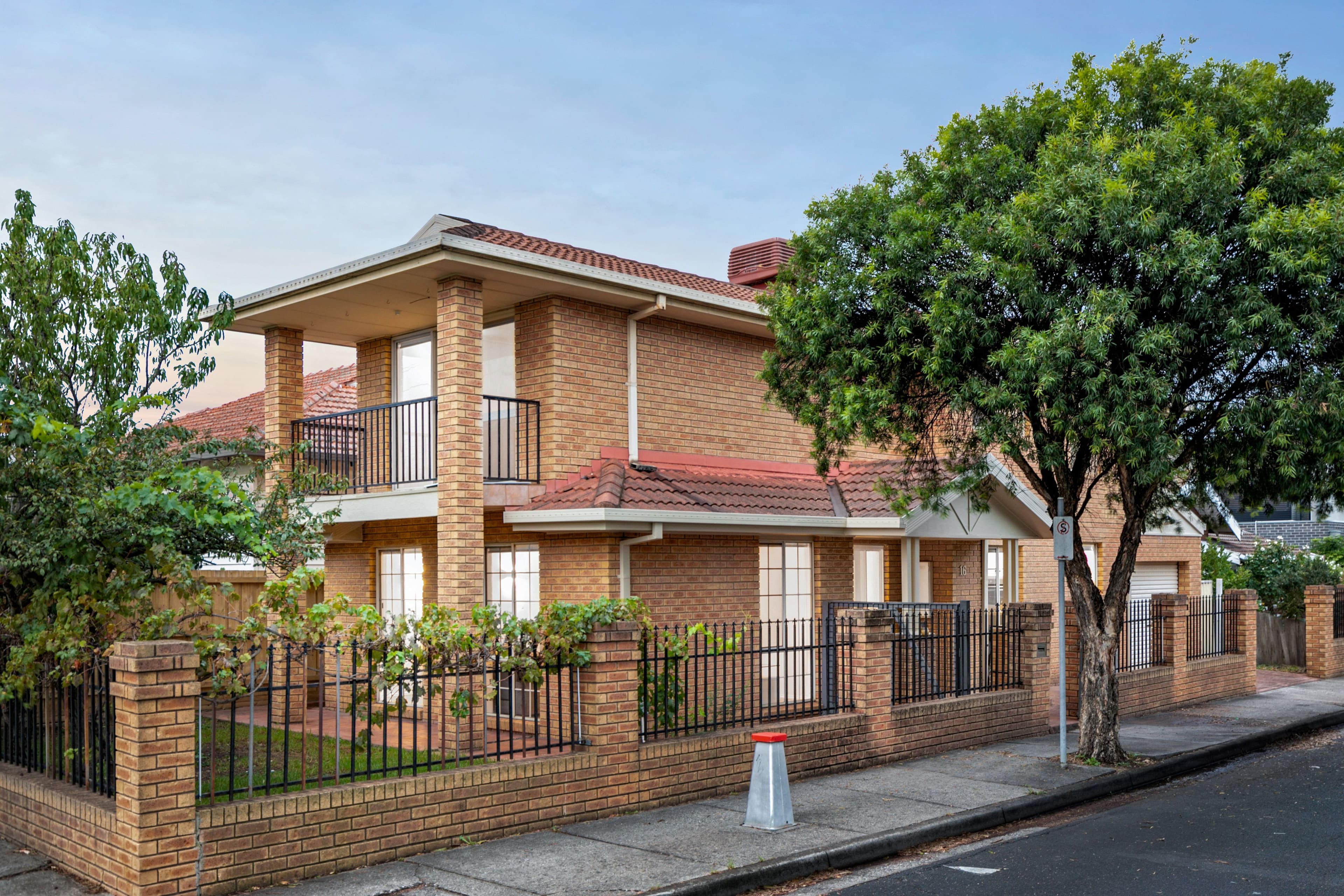 16 Geake Street, Coburg VIC 3058, Coburg - Thumbnail 2