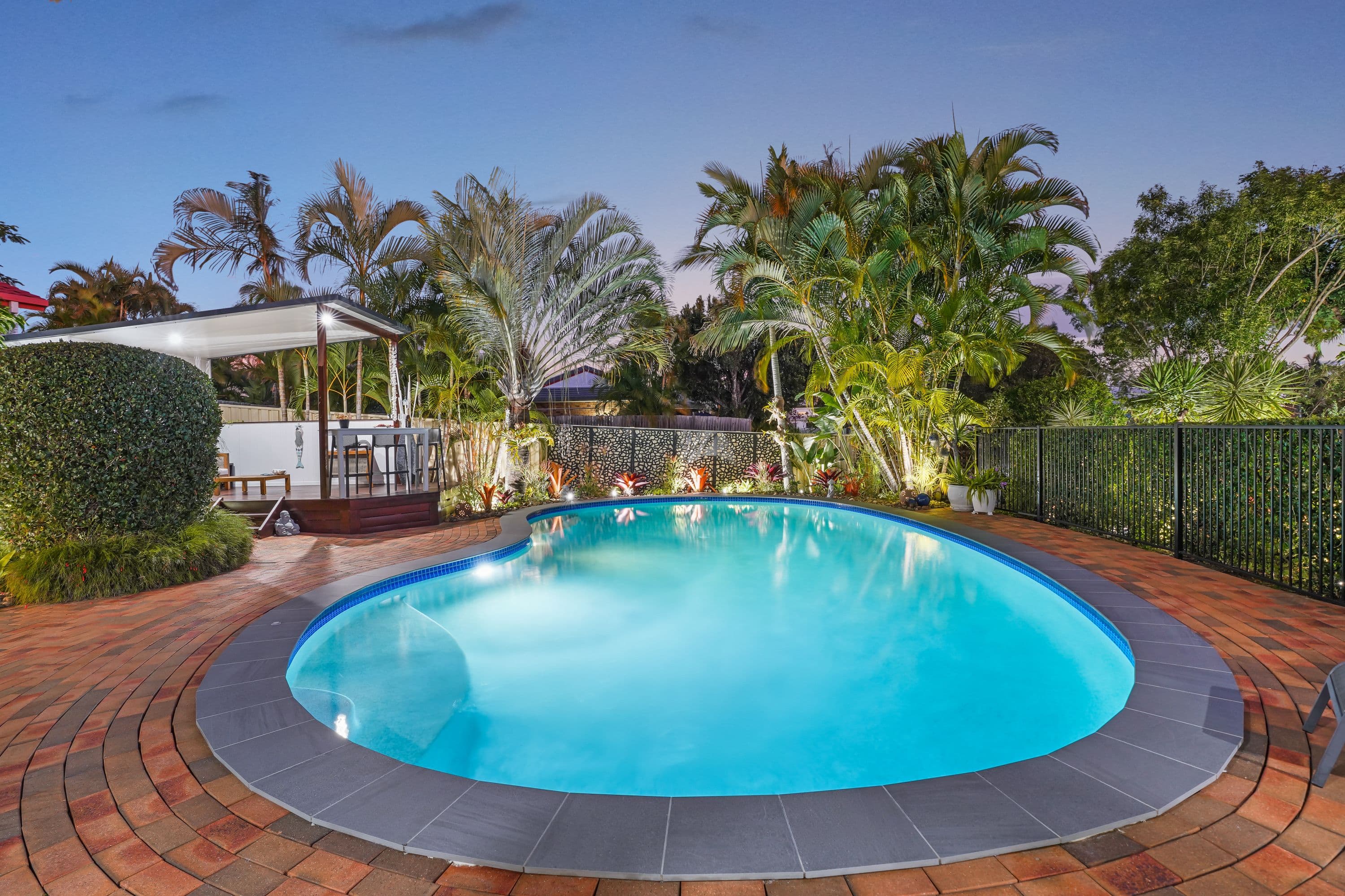 10 Beaconsfield Drive, Burleigh Waters QLD 4220, Burleigh Waters - Thumbnail 3