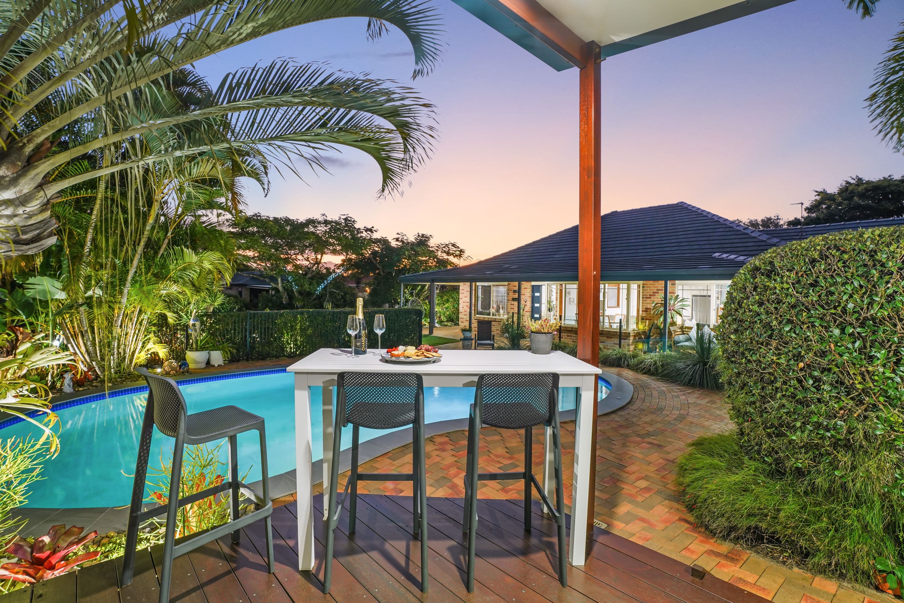 10 Beaconsfield Drive, Burleigh Waters QLD 4220, Burleigh Waters - Thumbnail 4