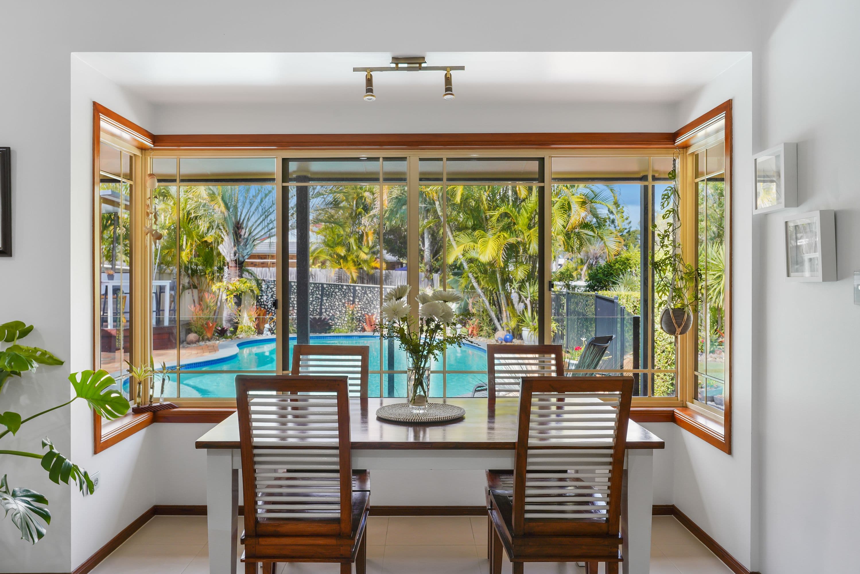 10 Beaconsfield Drive, Burleigh Waters QLD 4220, Burleigh Waters - Thumbnail 7