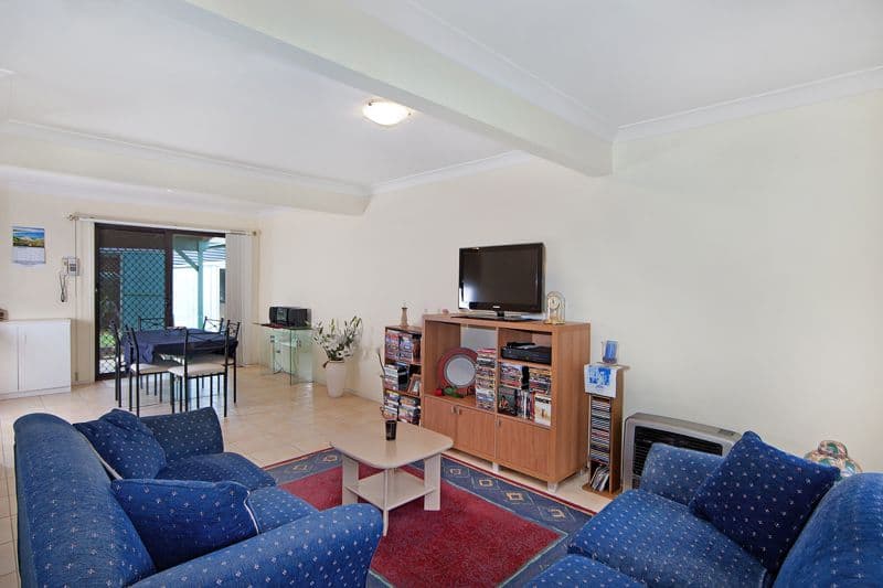 38 Debra Anne Drive, BATEAU BAY NSW 2261, Bateau Bay - Thumbnail 2