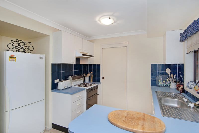 38 Debra Anne Drive, BATEAU BAY NSW 2261, Bateau Bay - Thumbnail 3