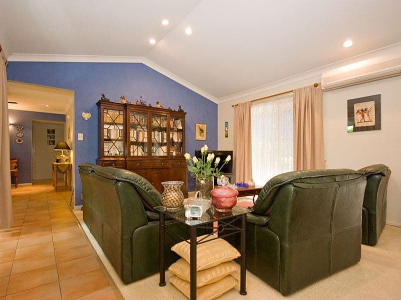 17 Beaufront Place, FOREST LAKE QLD 4078, Forest Lake - Thumbnail 3