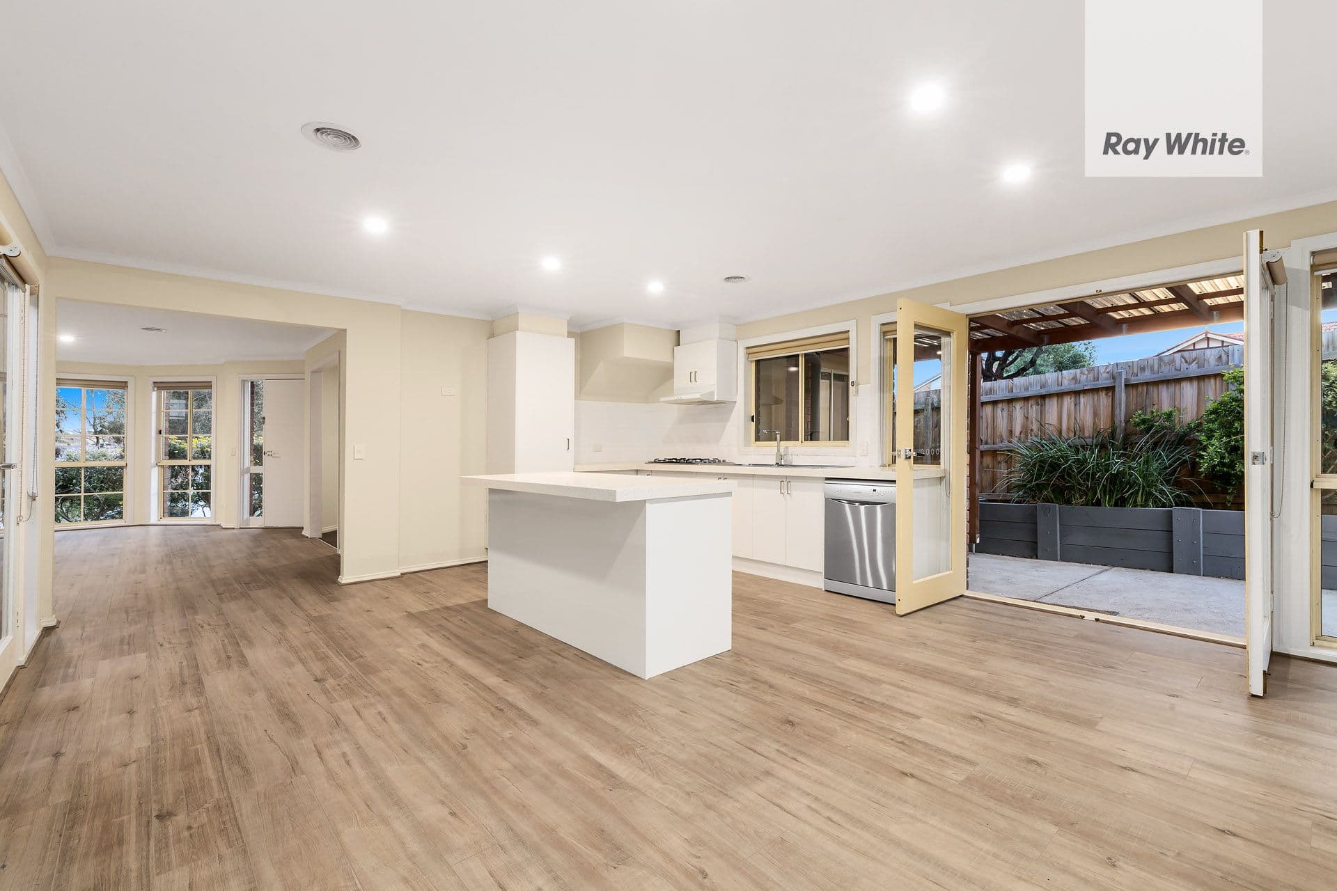 2 Viewbank Place, Mill Park VIC 3082, Mill Park - Thumbnail 2