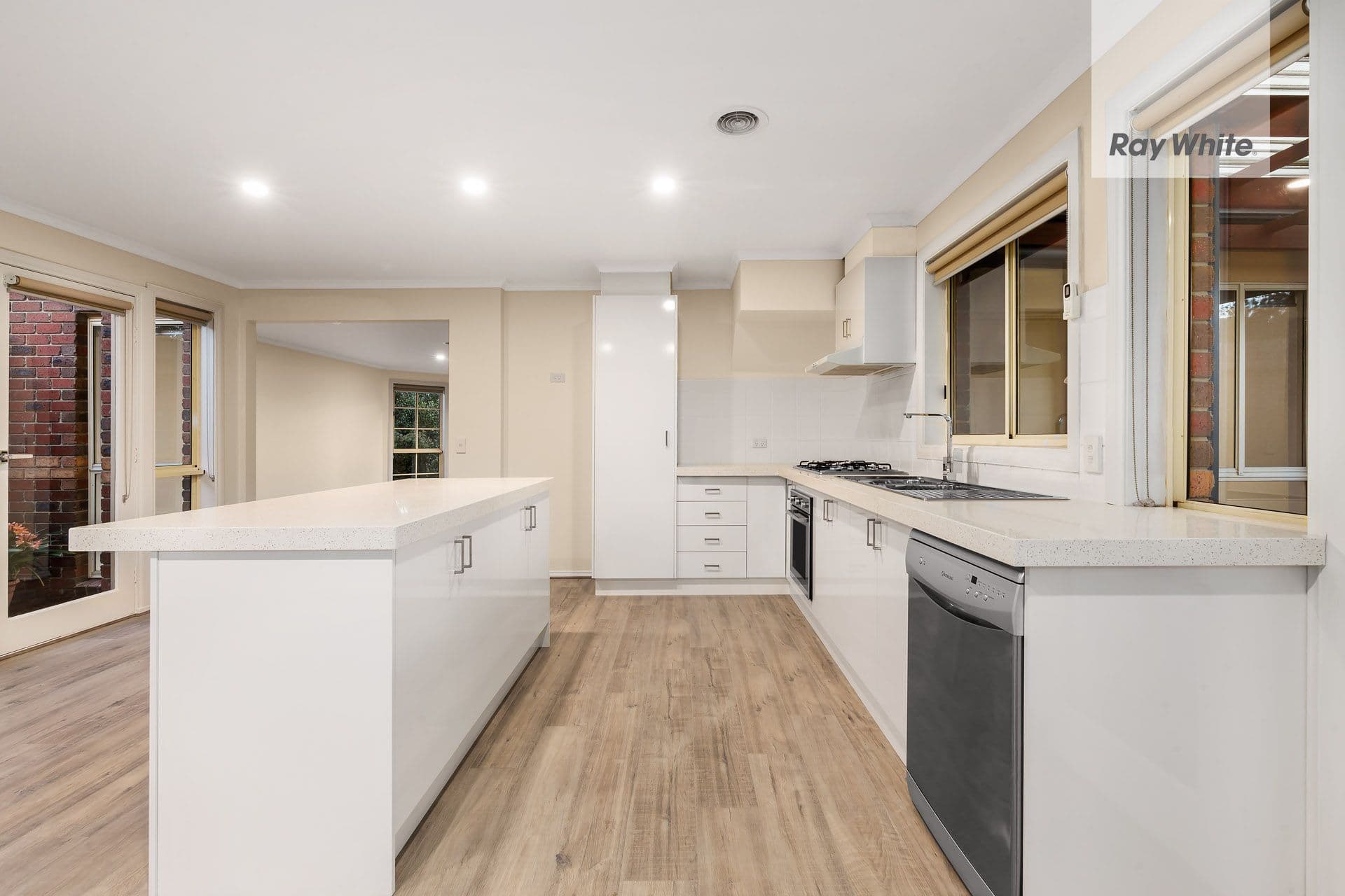 2 Viewbank Place, Mill Park VIC 3082, Mill Park - Thumbnail 3