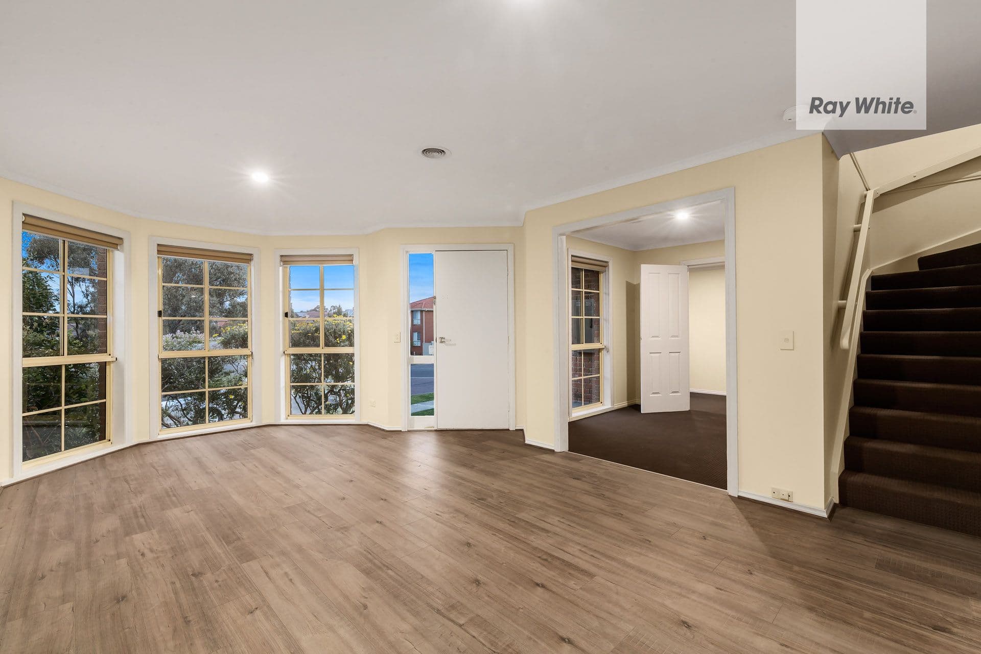 2 Viewbank Place, Mill Park VIC 3082, Mill Park - Thumbnail 4