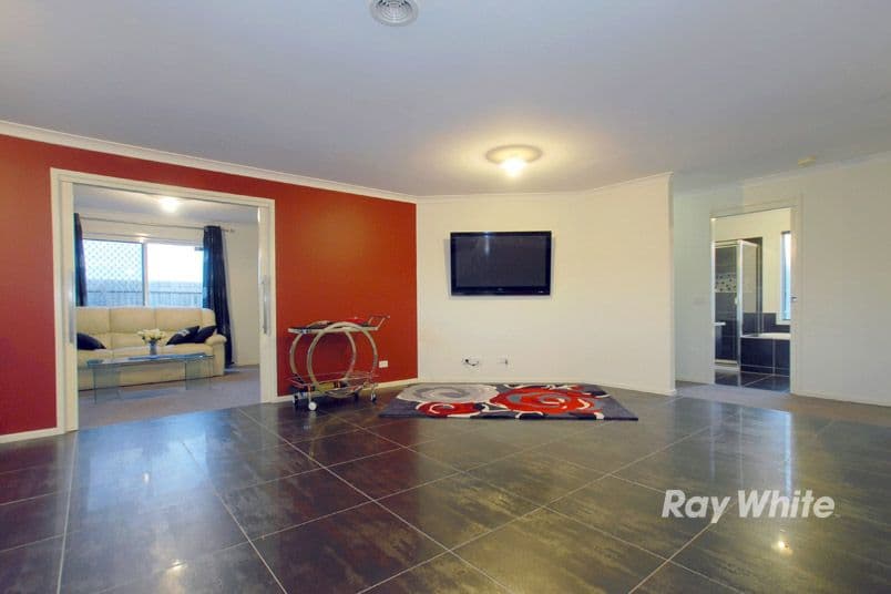 11 Kingdom Drive, CRANBOURNE VIC 3977, Cranbourne - Thumbnail 4