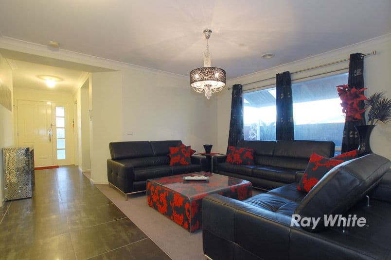 11 Kingdom Drive, CRANBOURNE VIC 3977, Cranbourne - Thumbnail 6