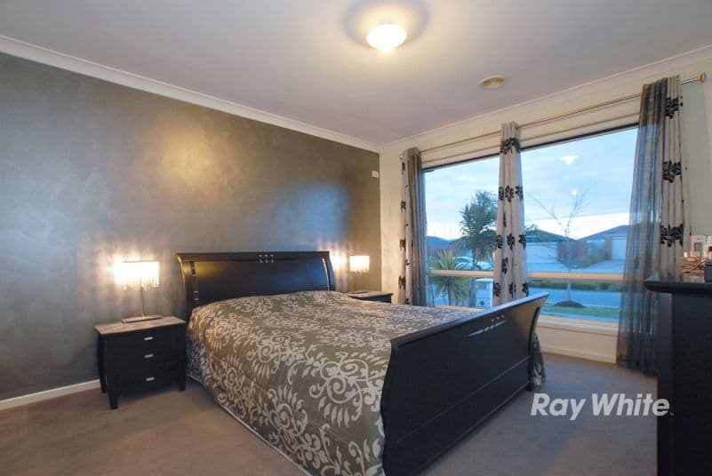 11 Kingdom Drive, CRANBOURNE VIC 3977, Cranbourne - Thumbnail 7
