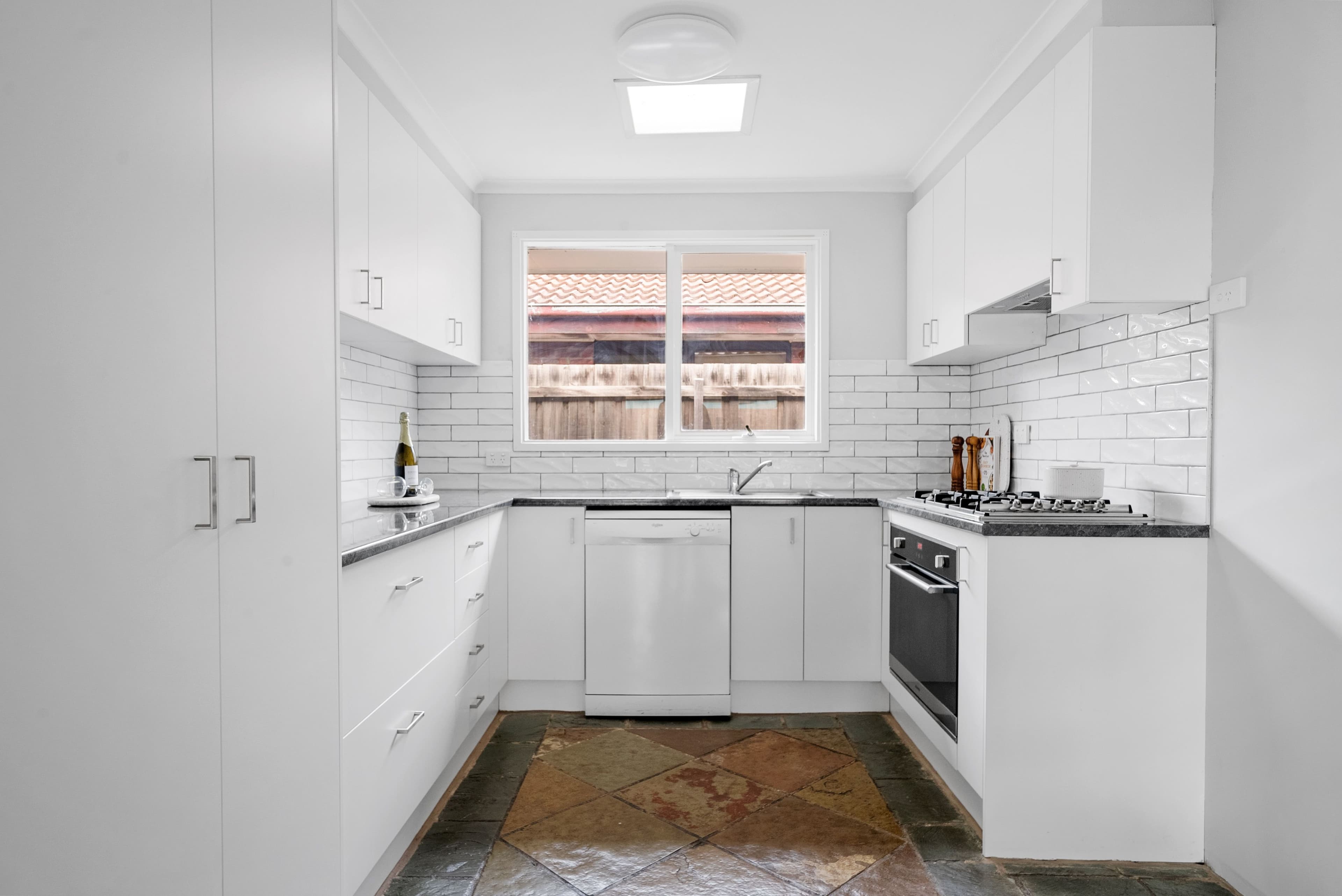 27 Epsom Avenue, Epping VIC 3076, Epping - Thumbnail 2