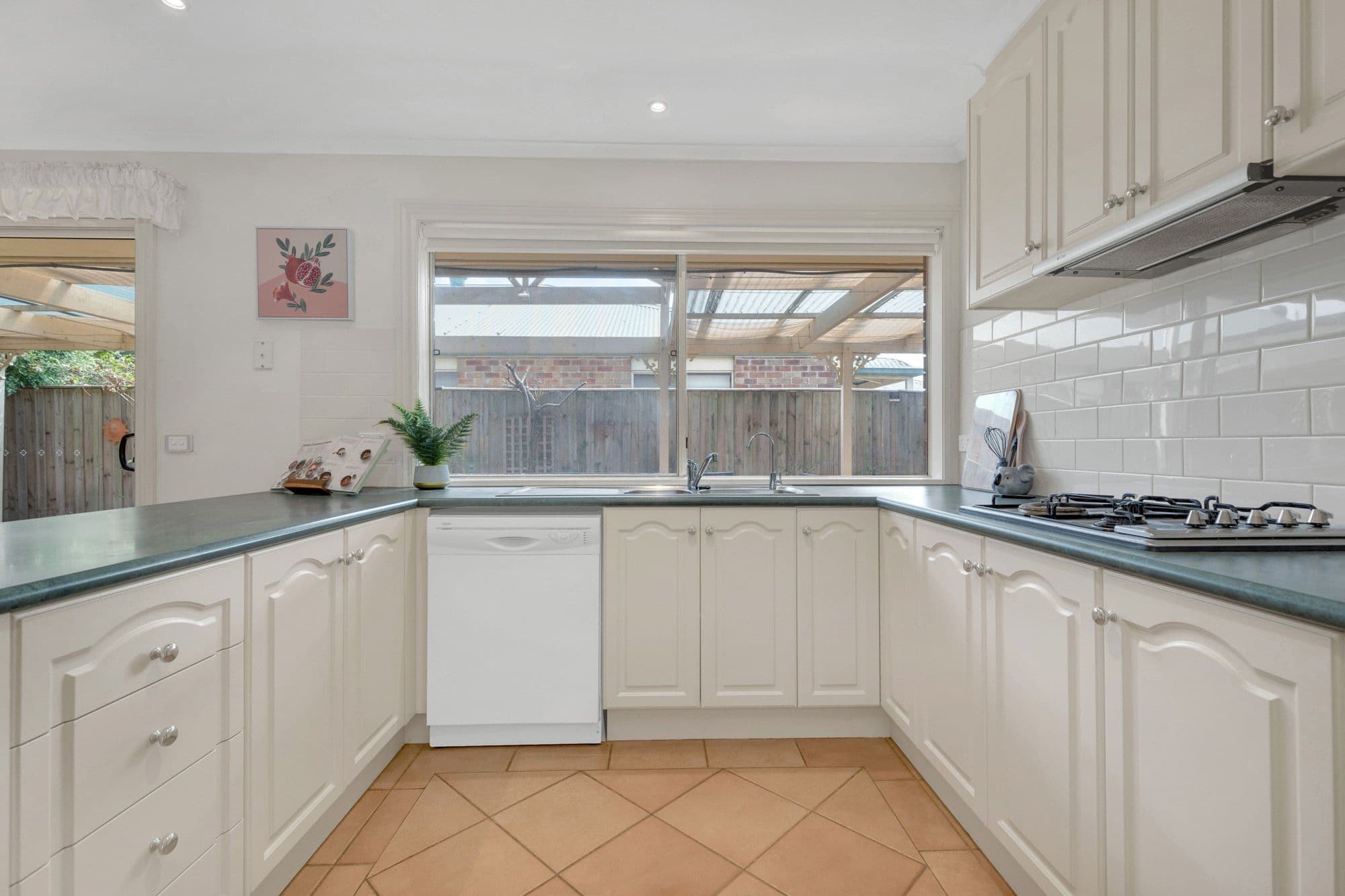 5 Pickering Close, Hoppers Crossing VIC 3029, Hoppers Crossing - Thumbnail 5