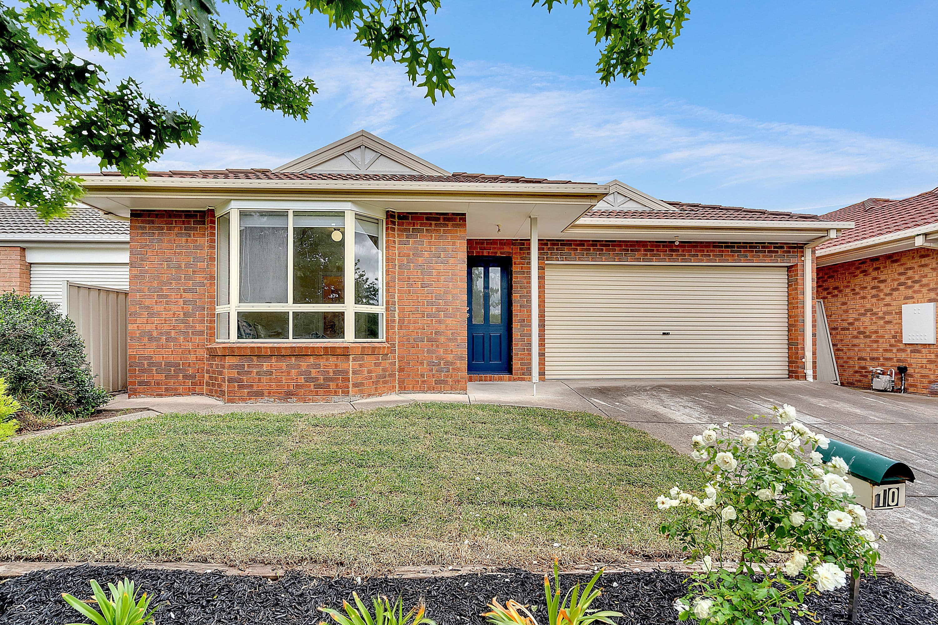 10 Woodlea Crescent, Craigieburn VIC 3064, Craigieburn - Image 1
