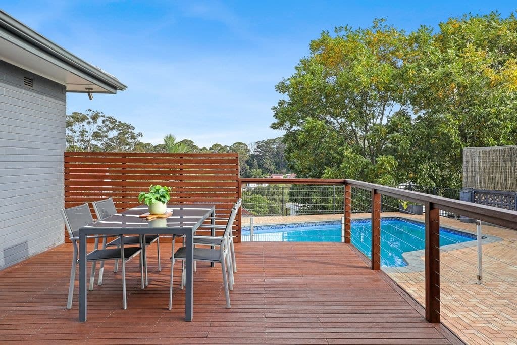 9 Pine Crescent, Coniston - Thumbnail 2