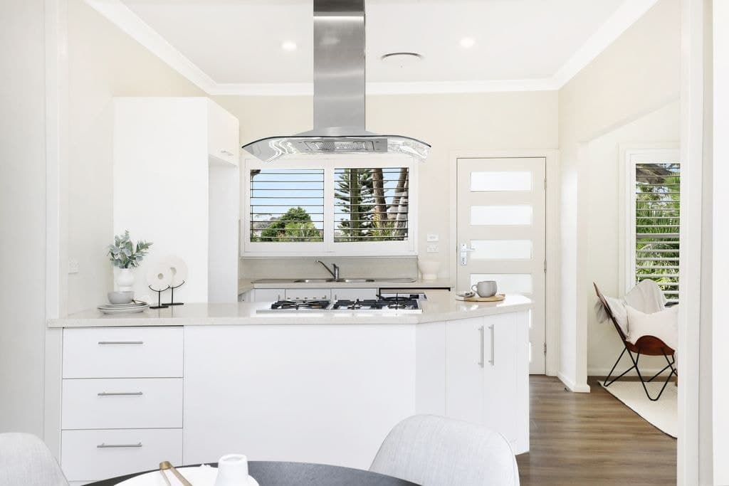 9 Pine Crescent, Coniston - Thumbnail 5