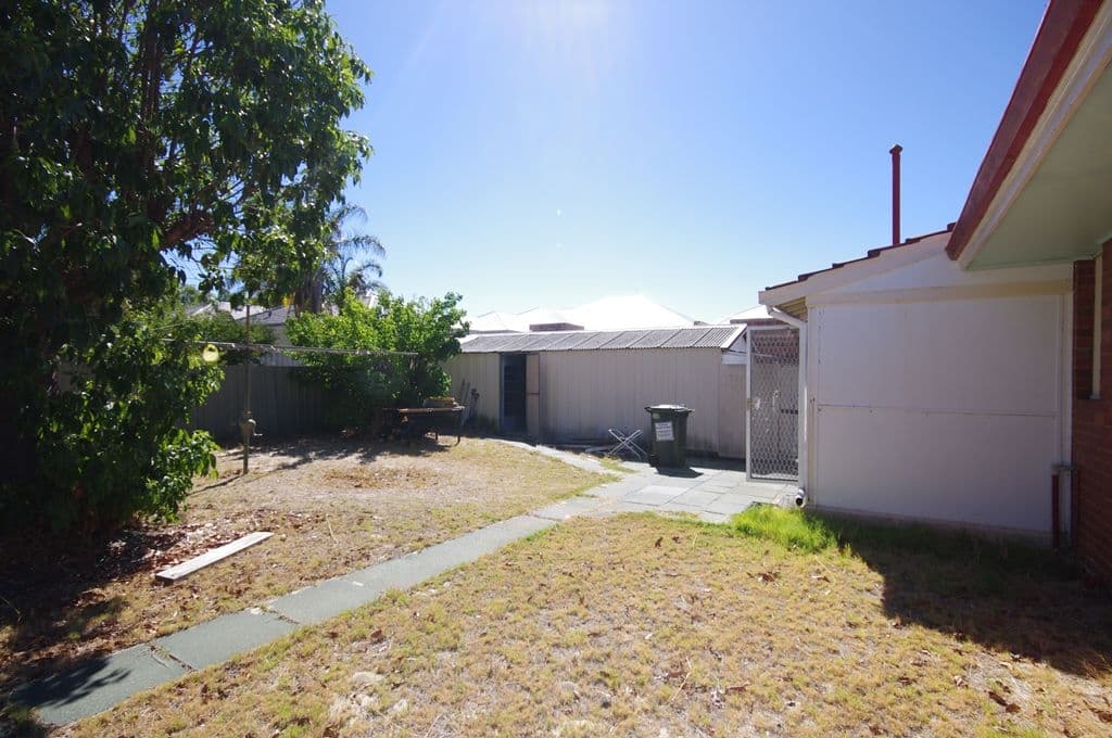 39 Curlington Crescent, BALGA WA 6061, Balga - Thumbnail 6