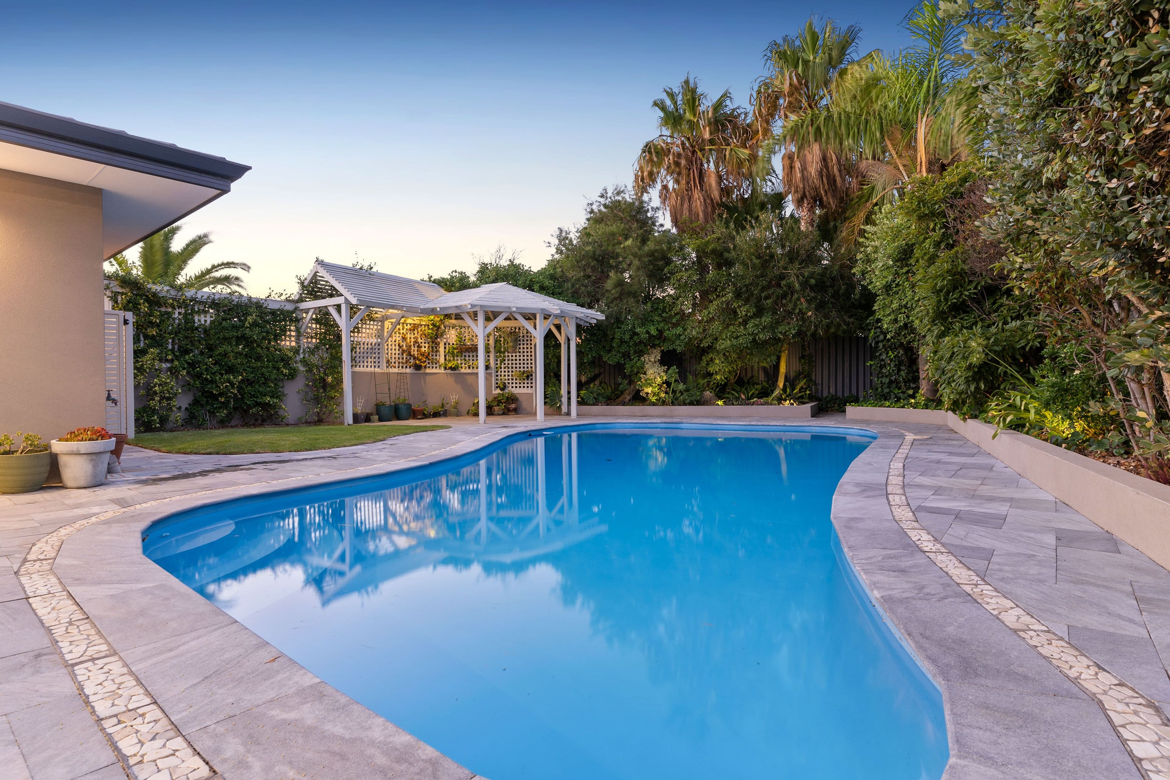 18 Kempenfeldt Avenue, Sorrento WA 6020, Sorrento - Thumbnail 3