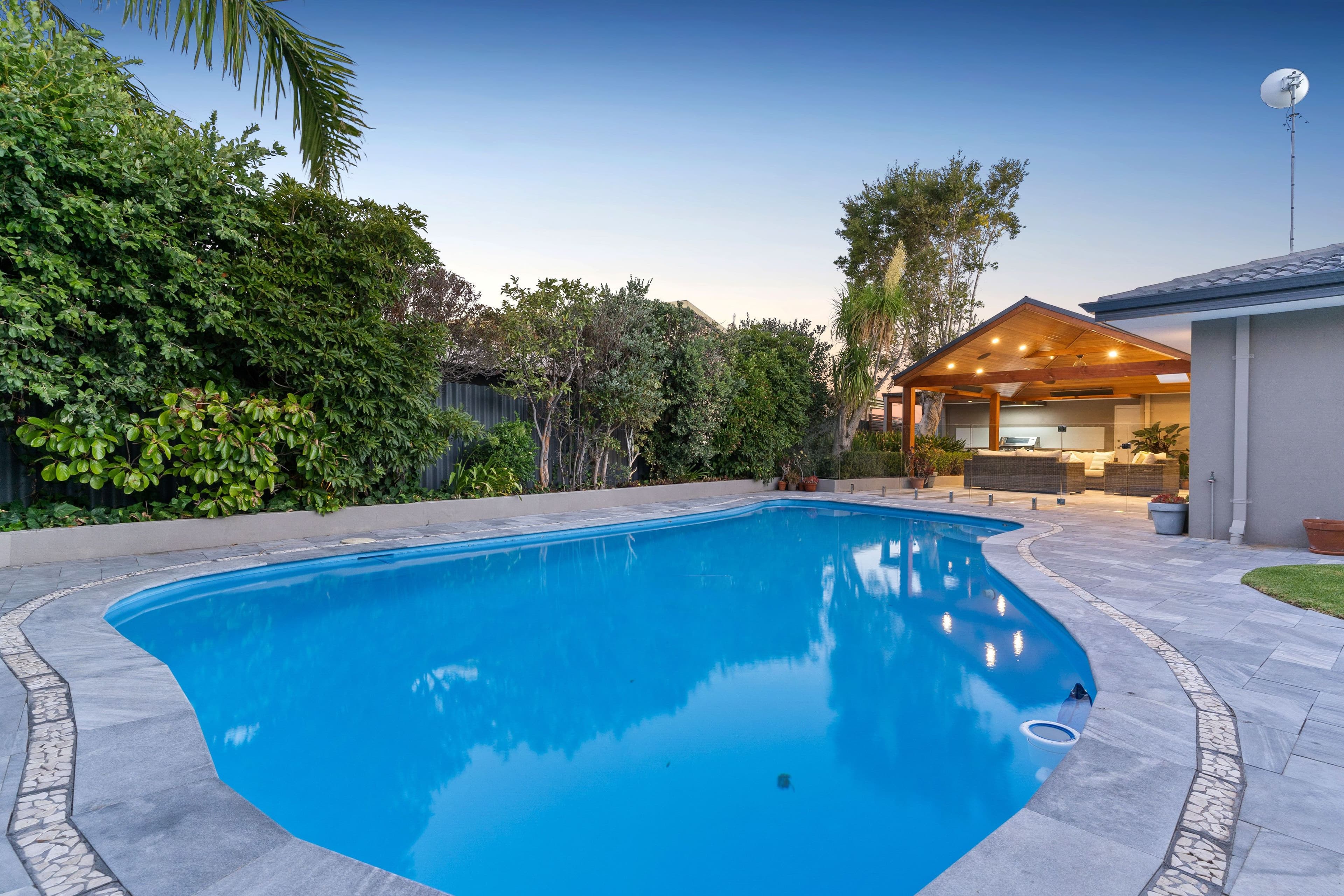 18 Kempenfeldt Avenue, Sorrento WA 6020, Sorrento - Thumbnail 4