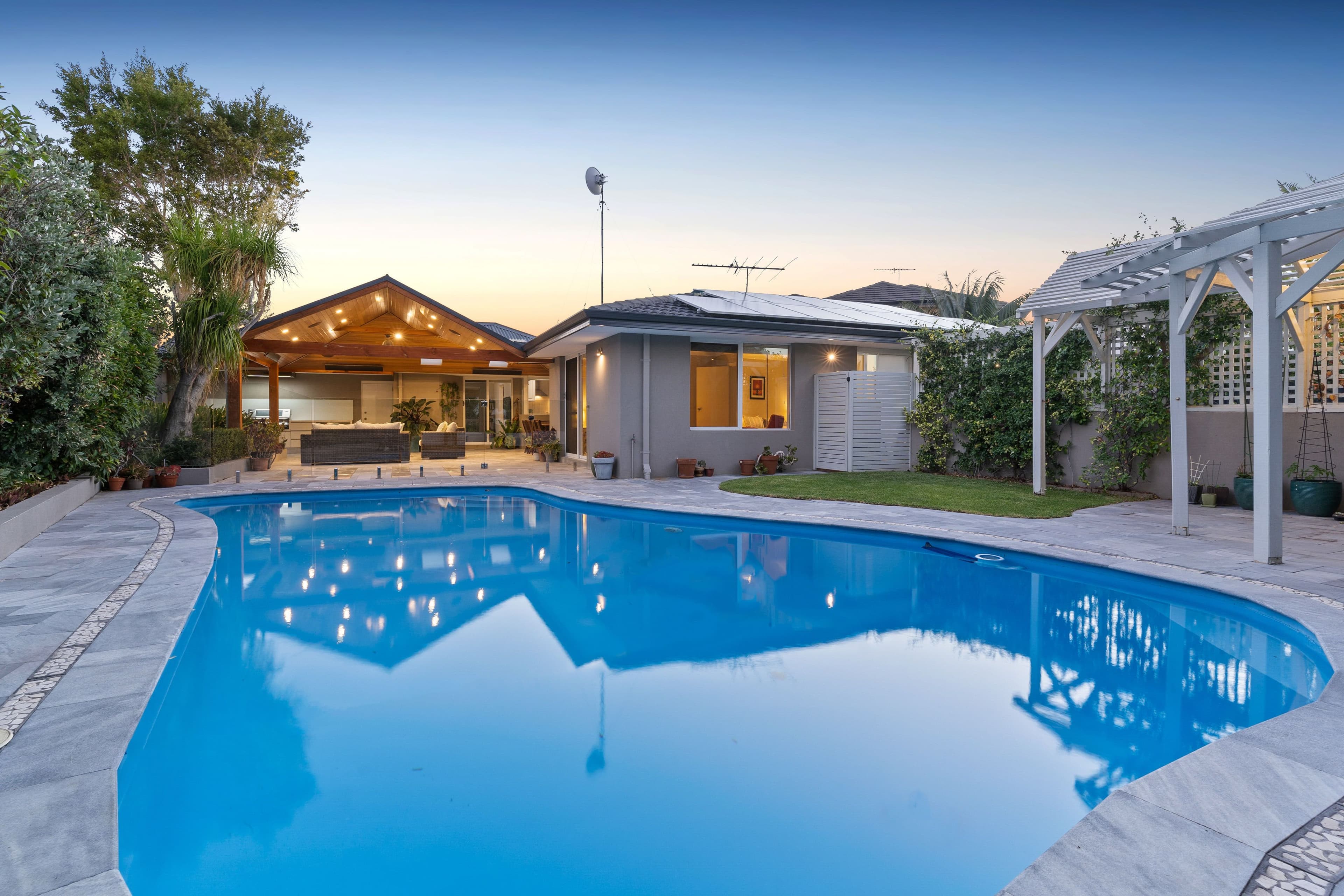 18 Kempenfeldt Avenue, Sorrento WA 6020, Sorrento - Thumbnail 5